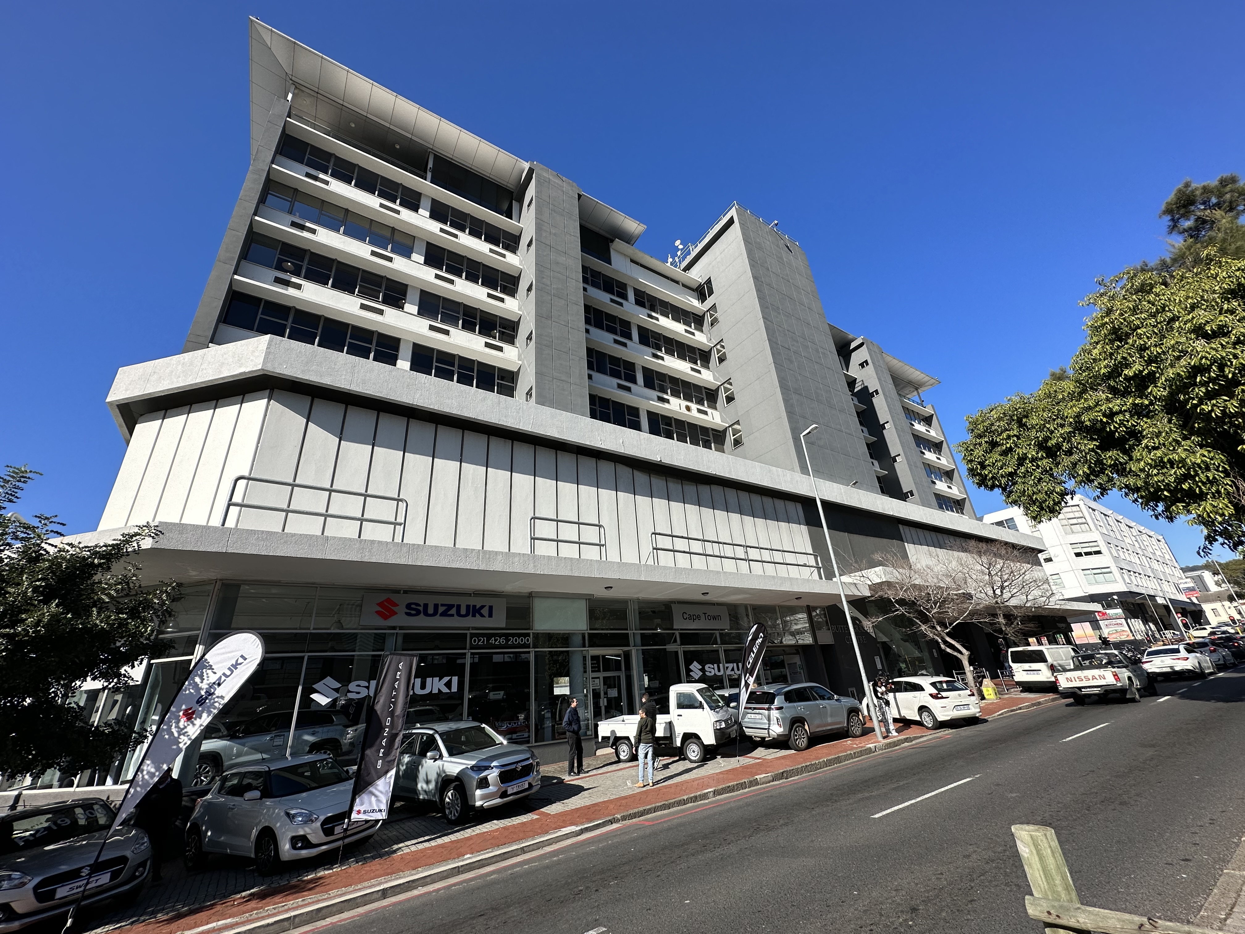 869m² Office Space to rent at Buitengracht Centre in Cape Town CBD