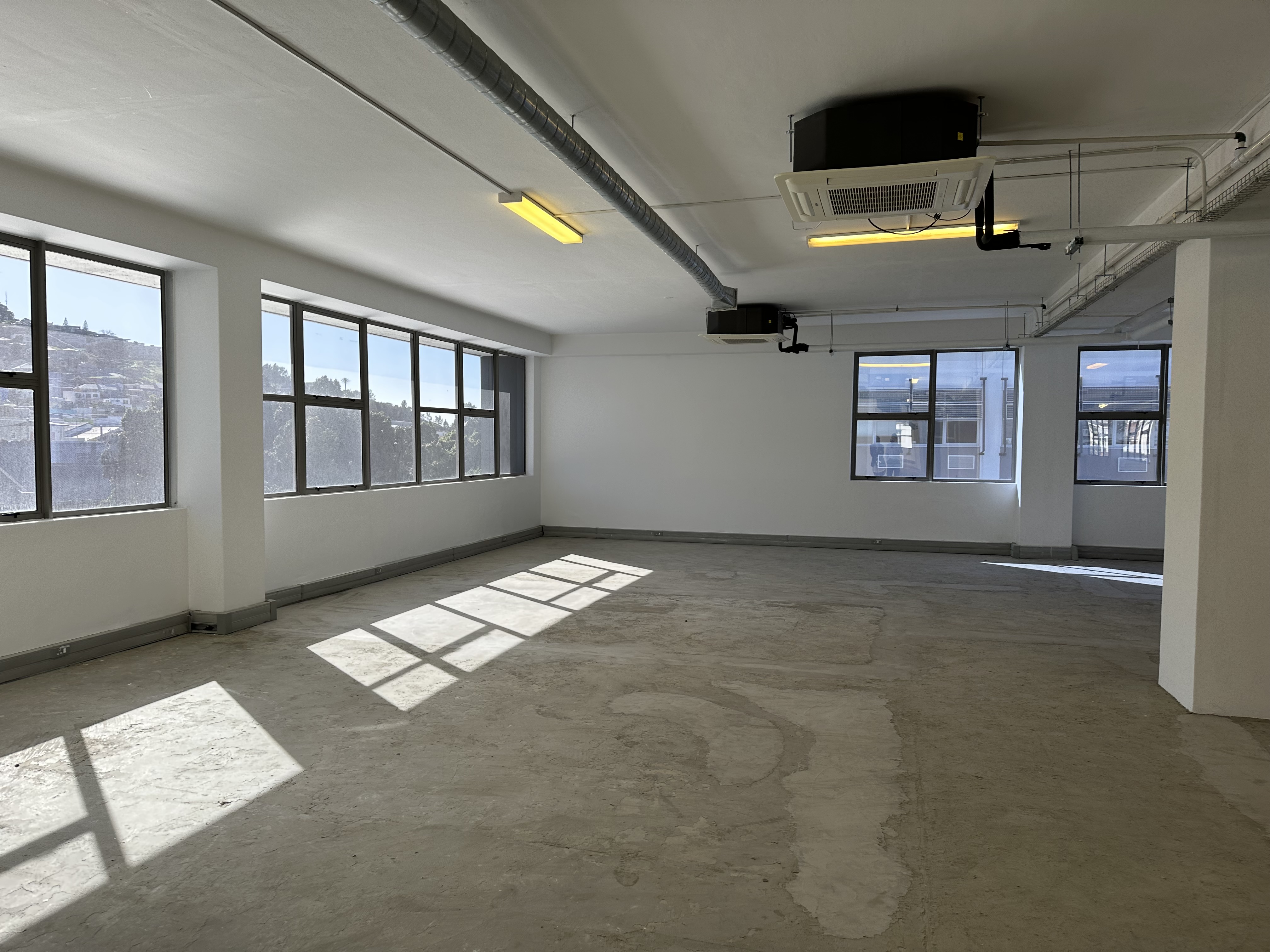 869m² Office Space to rent at Buitengracht Centre in Cape Town CBD