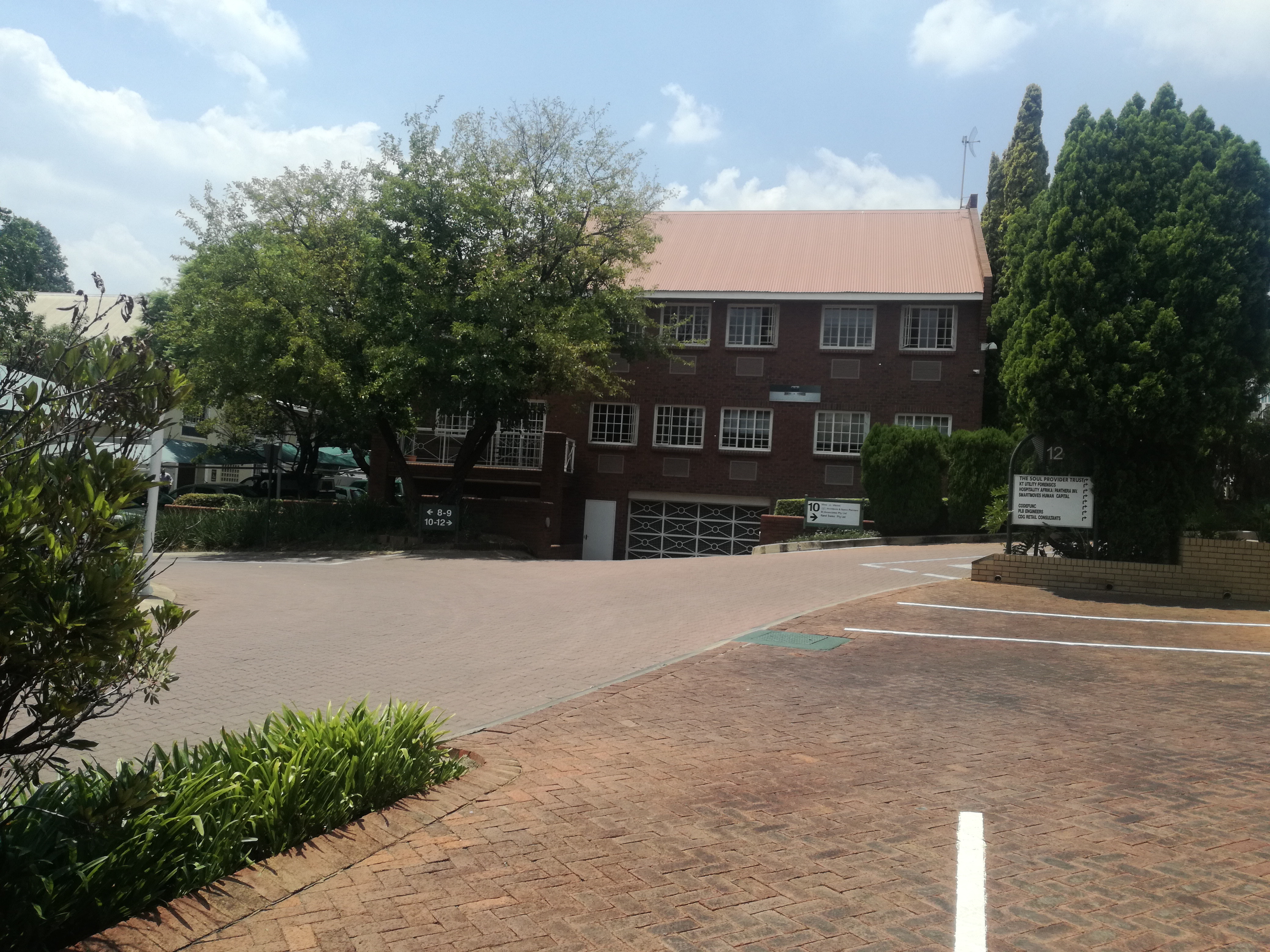 263m² Office Space to rent at Burnside Island in Craighall Park