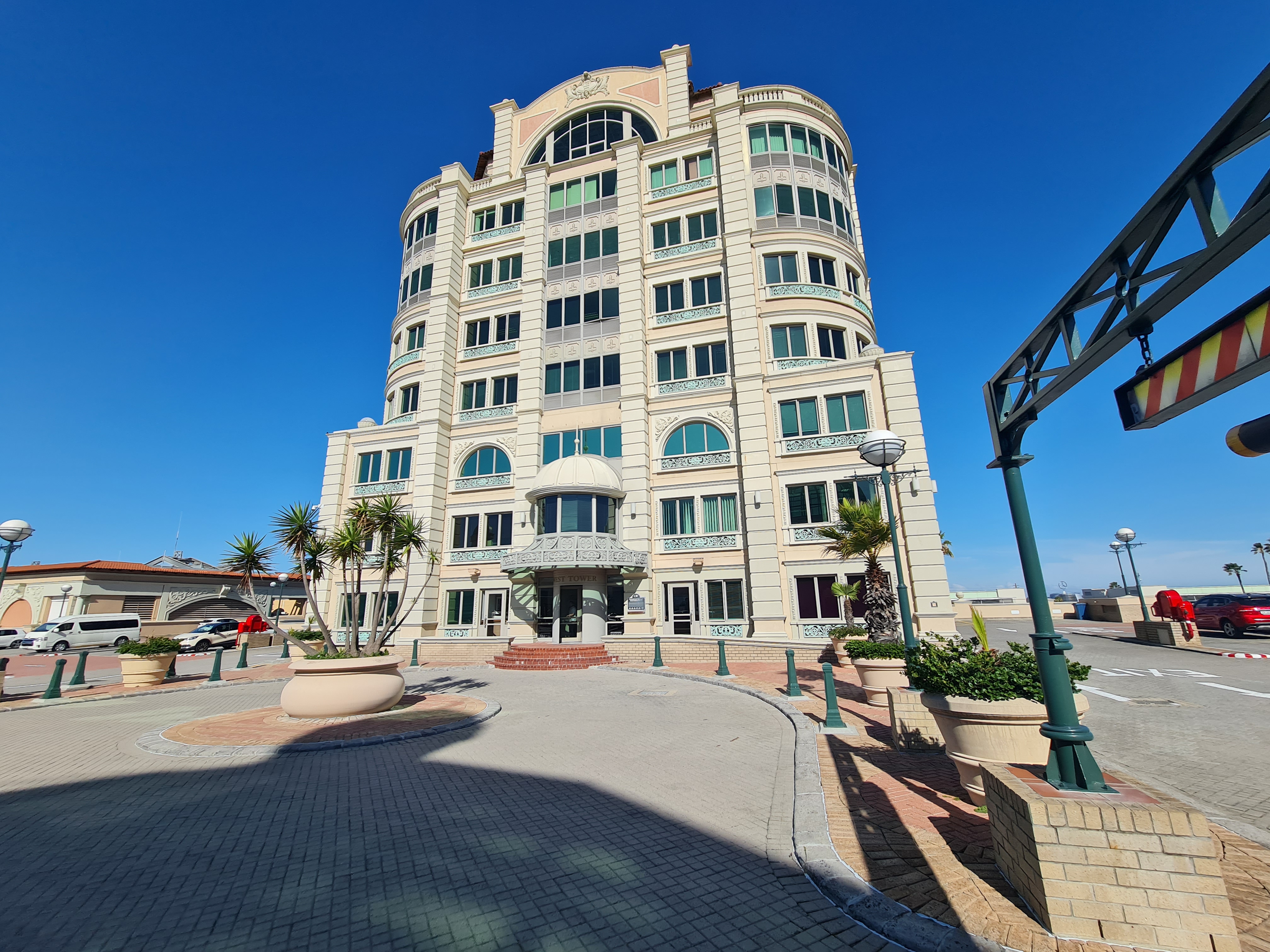 147m² Office Space to rent at Canal Walk in Century City