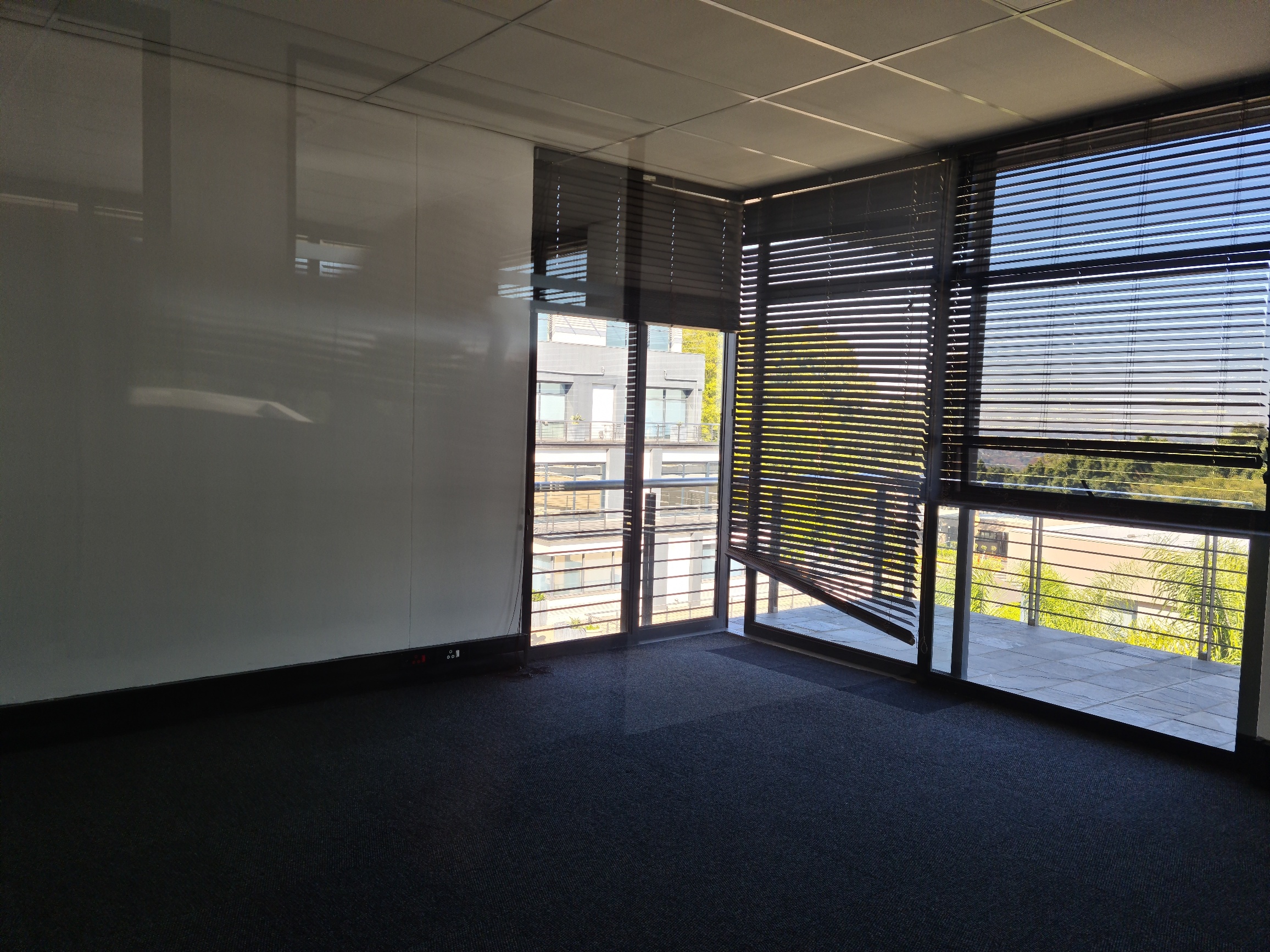 487m² Office Space to rent at Commerce Square in Sandhurst