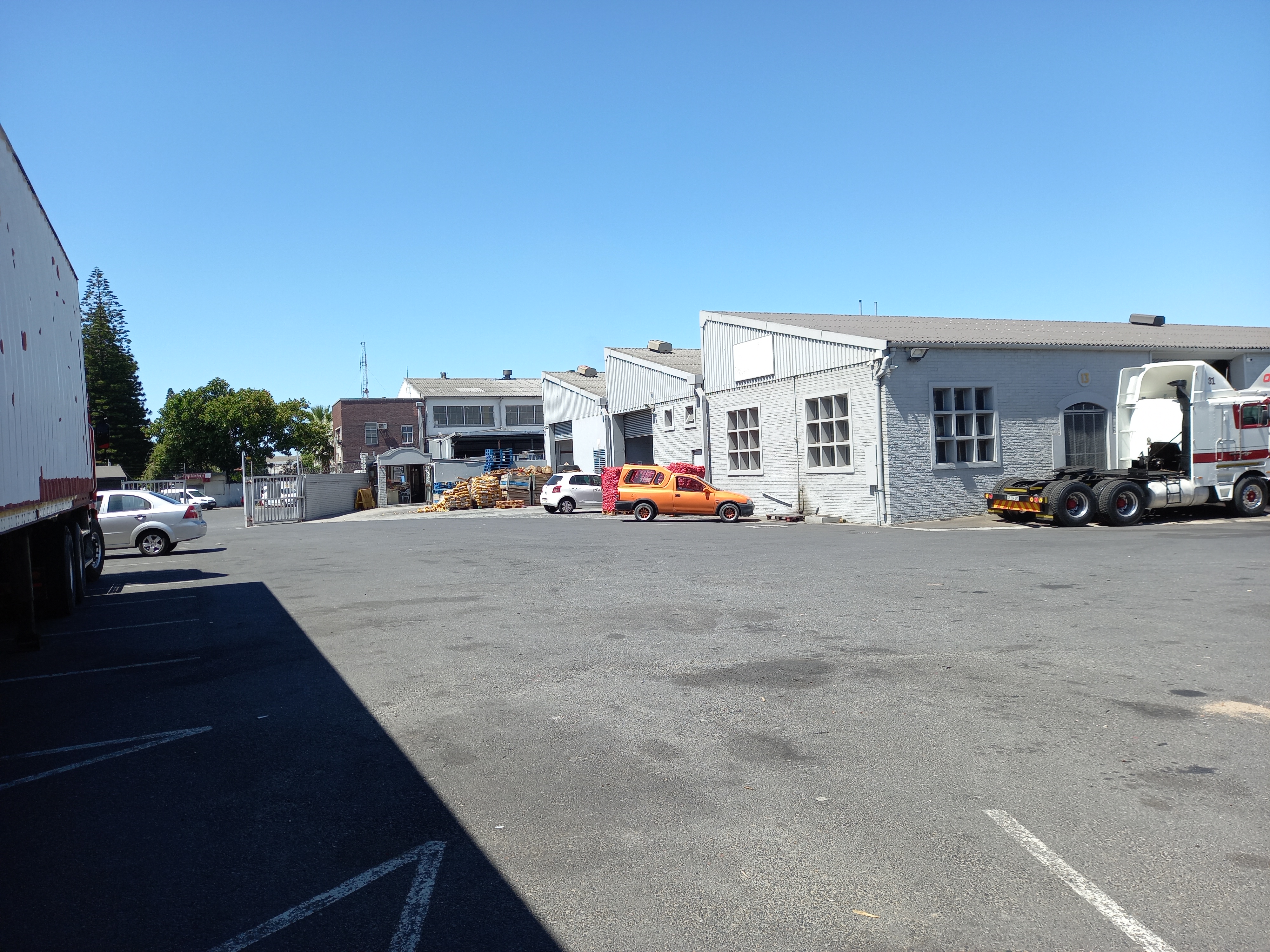 Warehouse to rent at Denval Industrial Park in Epping Industrial