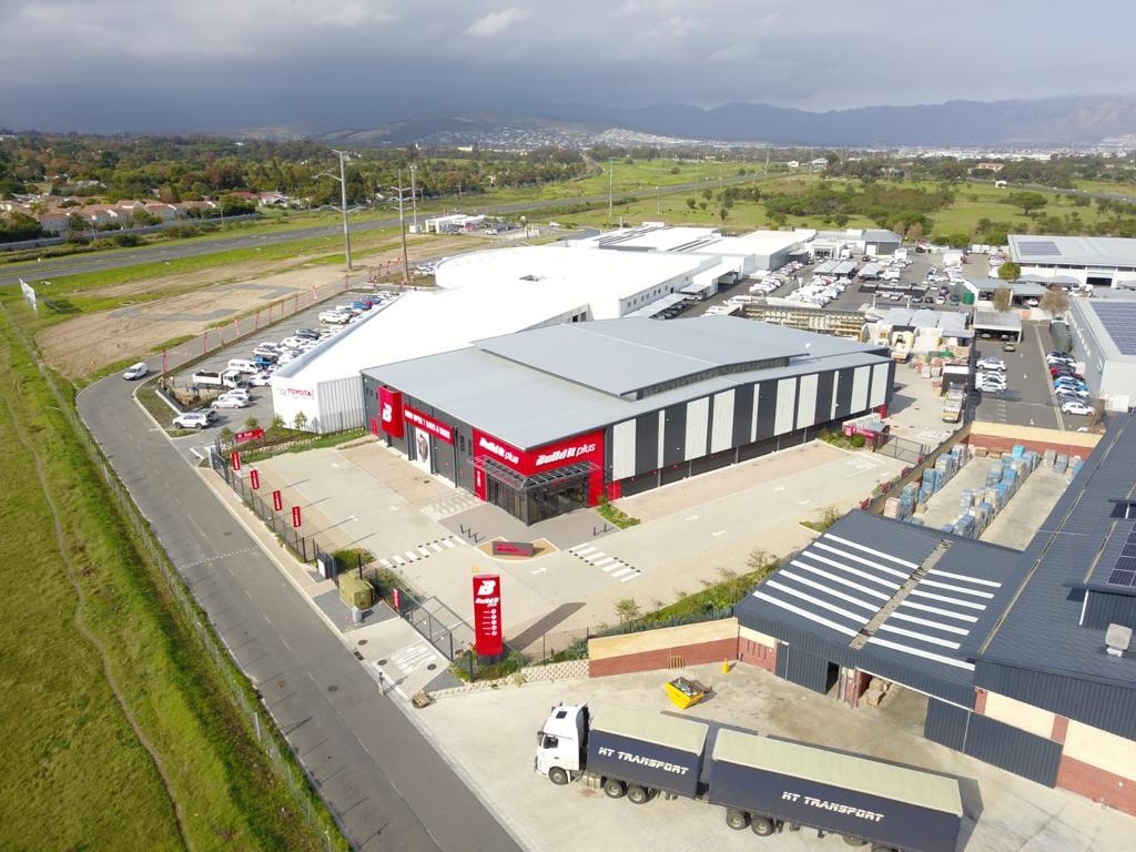 Retail Shops to rent at ex Build It in Somerset West