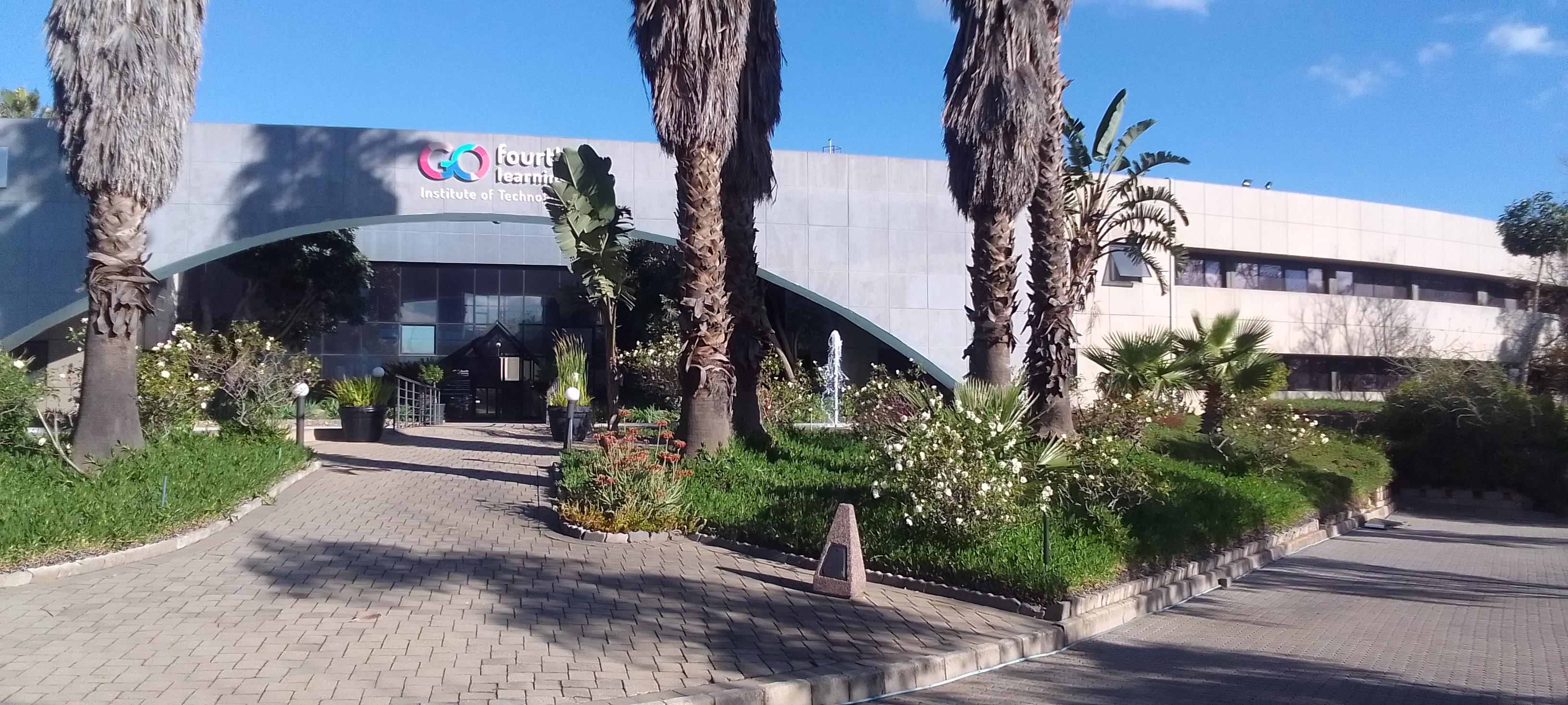 Warehouse to rent at Glomail Head Office in Vorna Valley