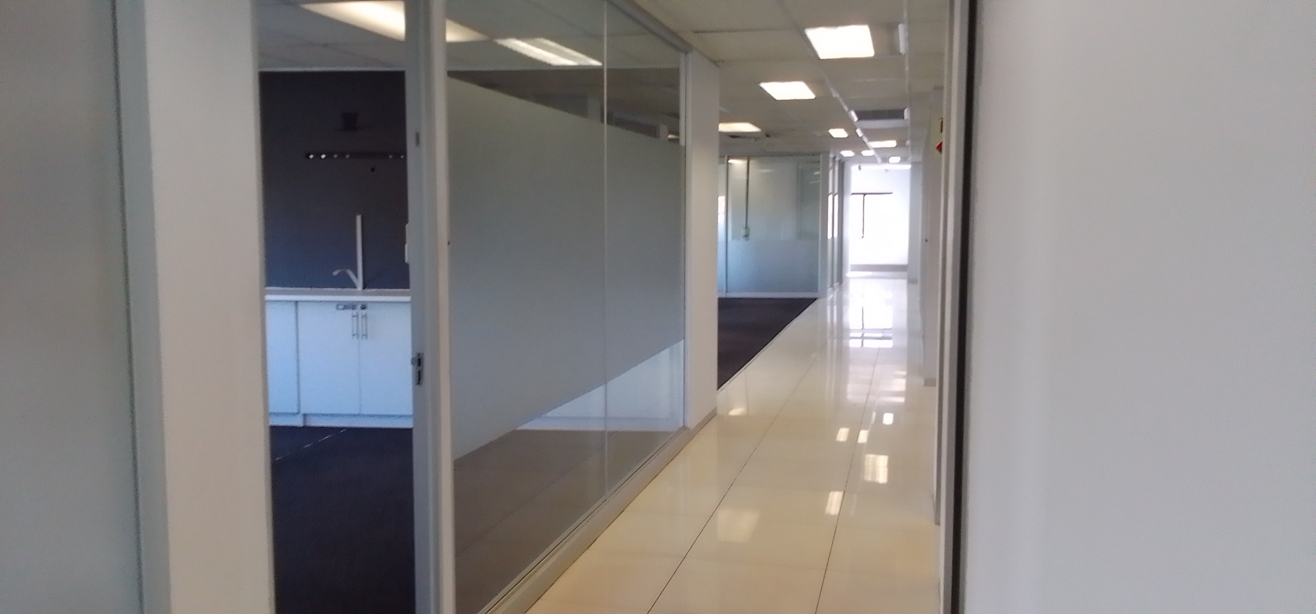 1 880m² Office Space to rent at Glomail Head Office in Vorna Valley