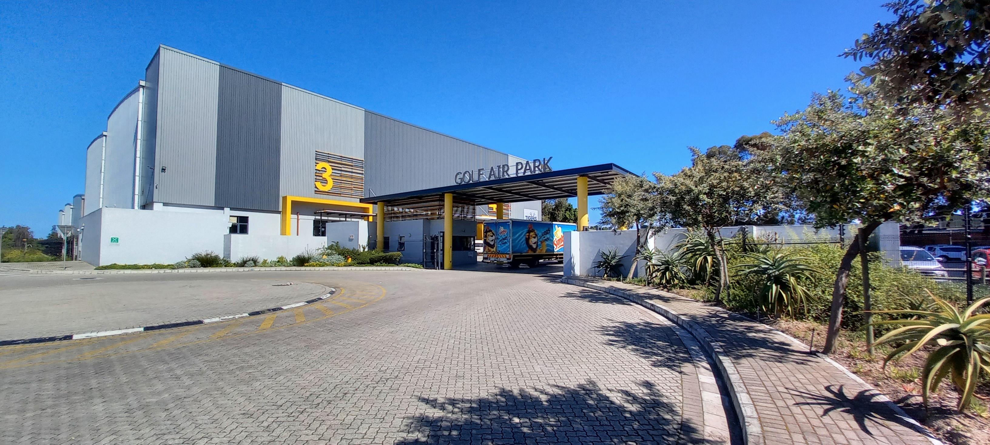 Warehouse to rent at Golf Air Park Phase 2 in Airport Industria