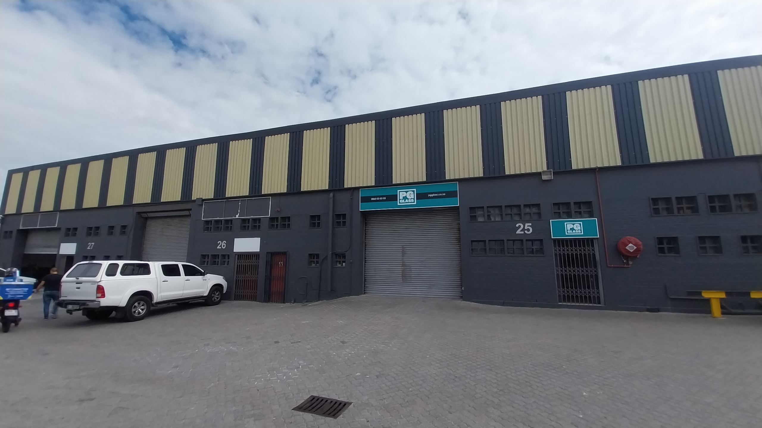 Warehouse to rent at Gunners Factory Park in Epping Industrial