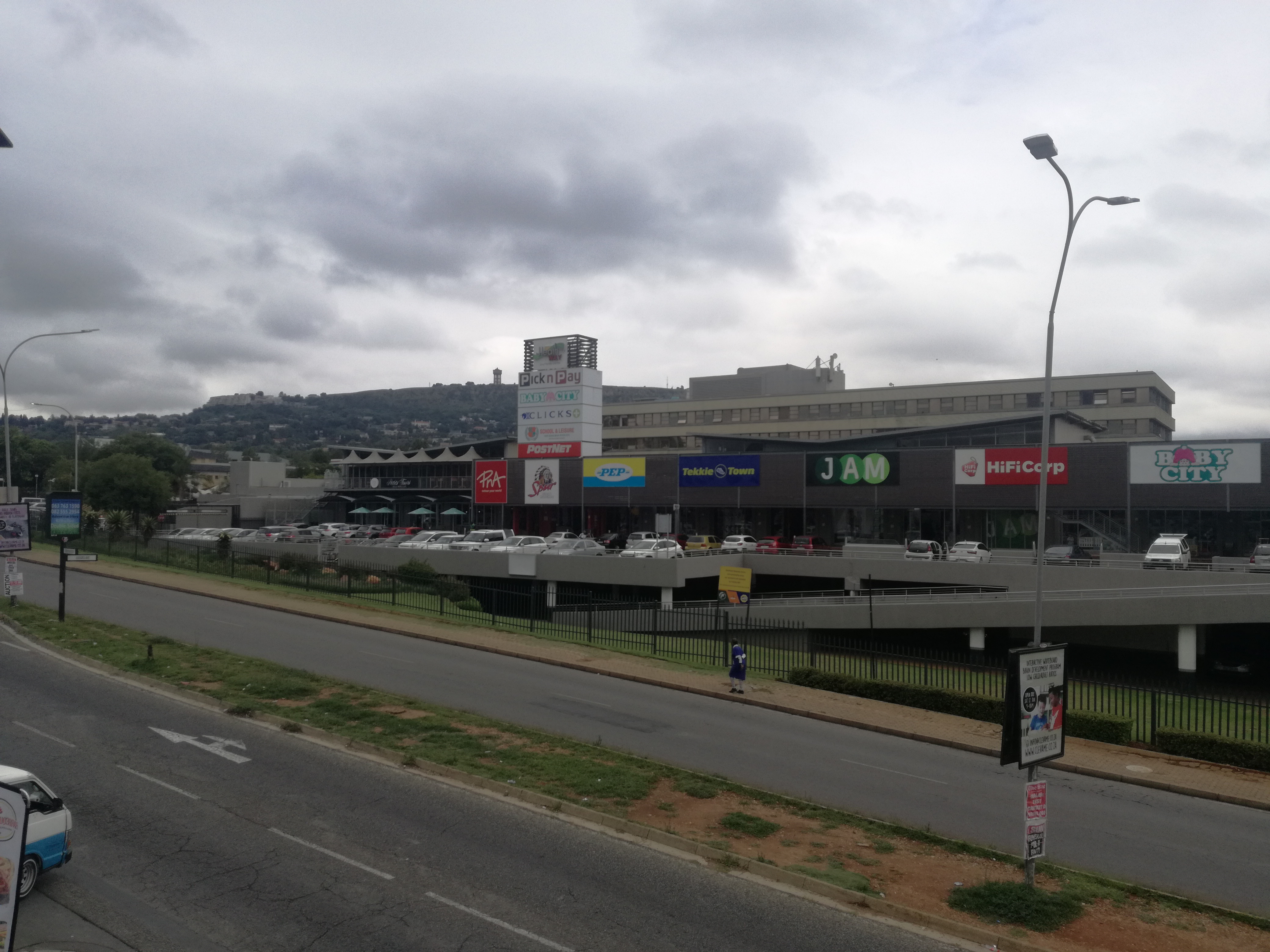 Retail Shops to rent at Heathway Centre in Cresta