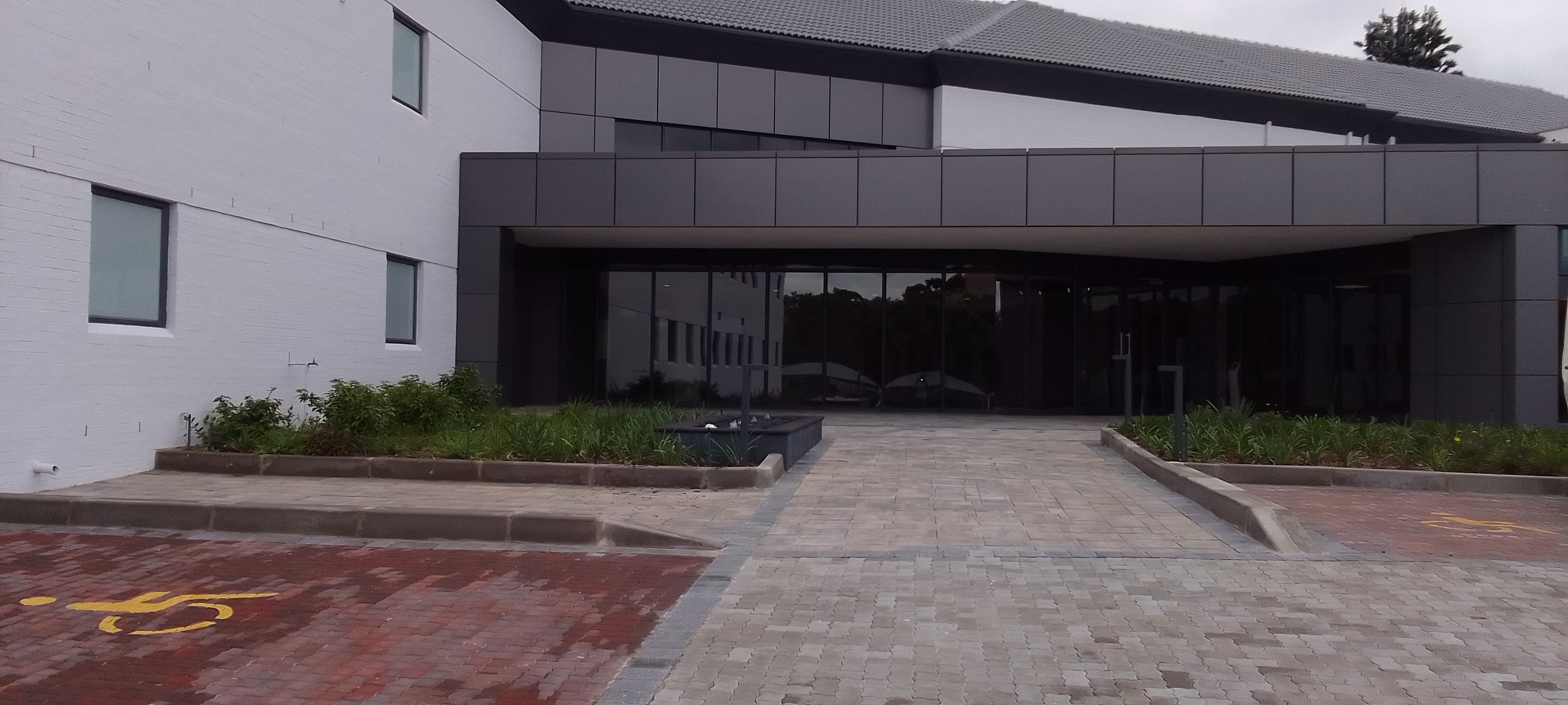 1 922m² Office Space to rent at Cascade Close in Vorna Valley
