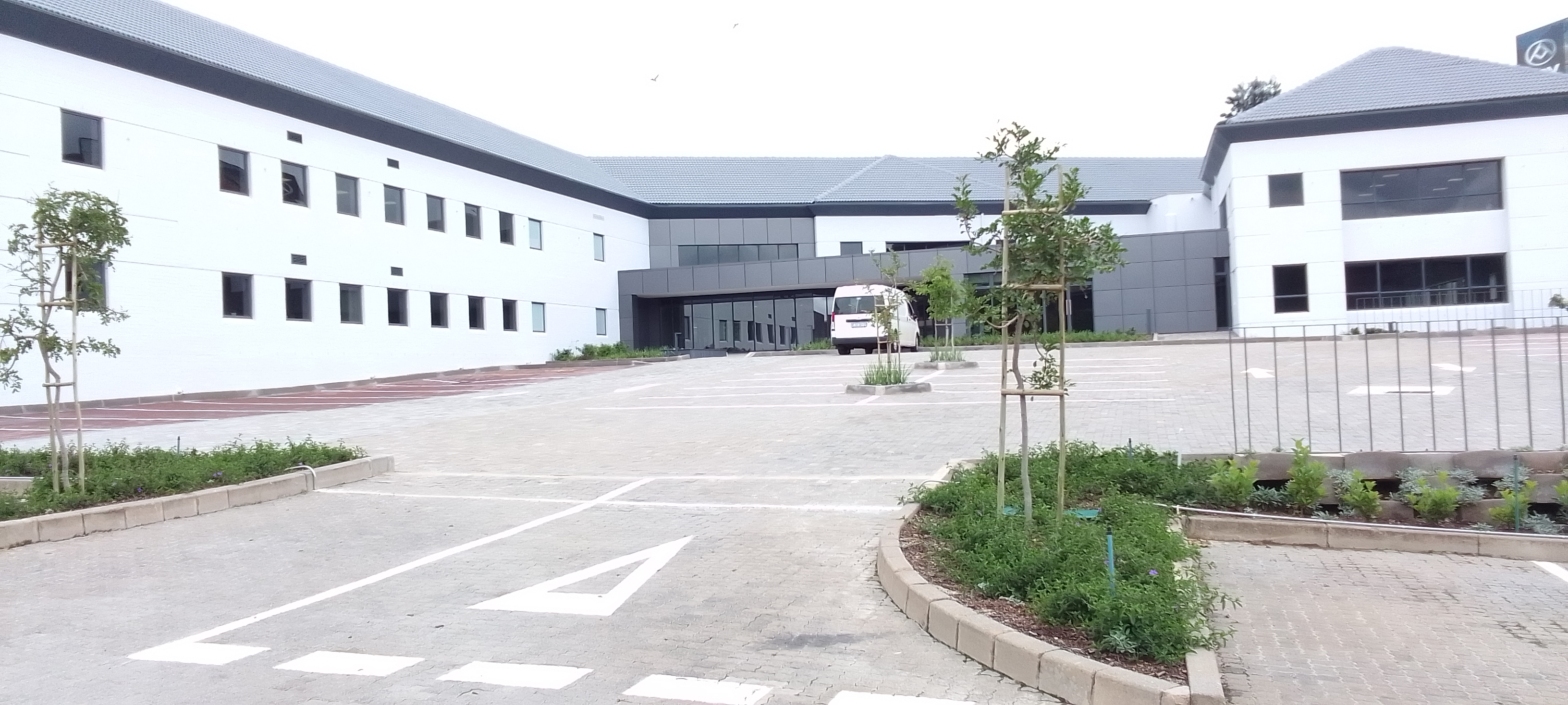 1 922m² Office Space to rent at Cascade Close in Vorna Valley