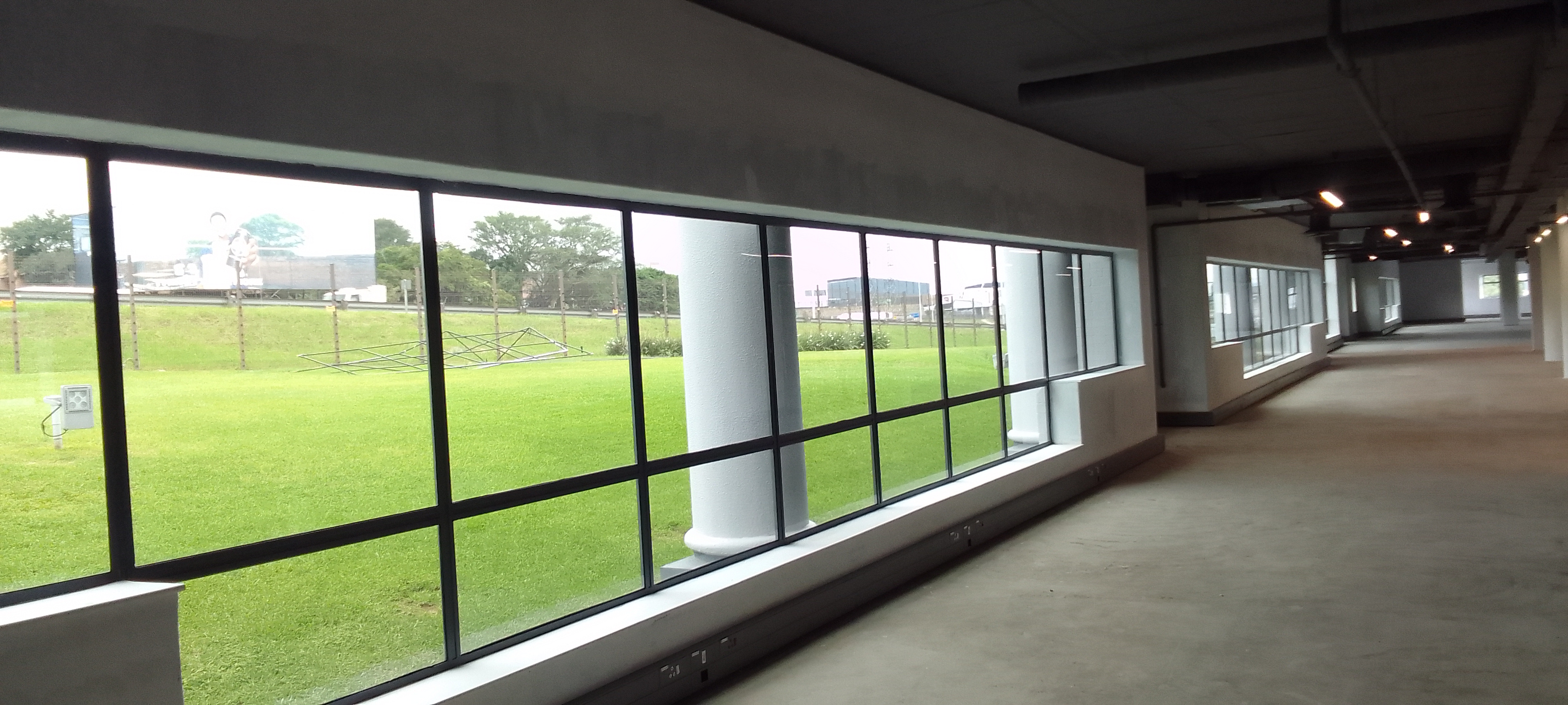 1 922m² Office Space to rent at Cascade Close in Vorna Valley
