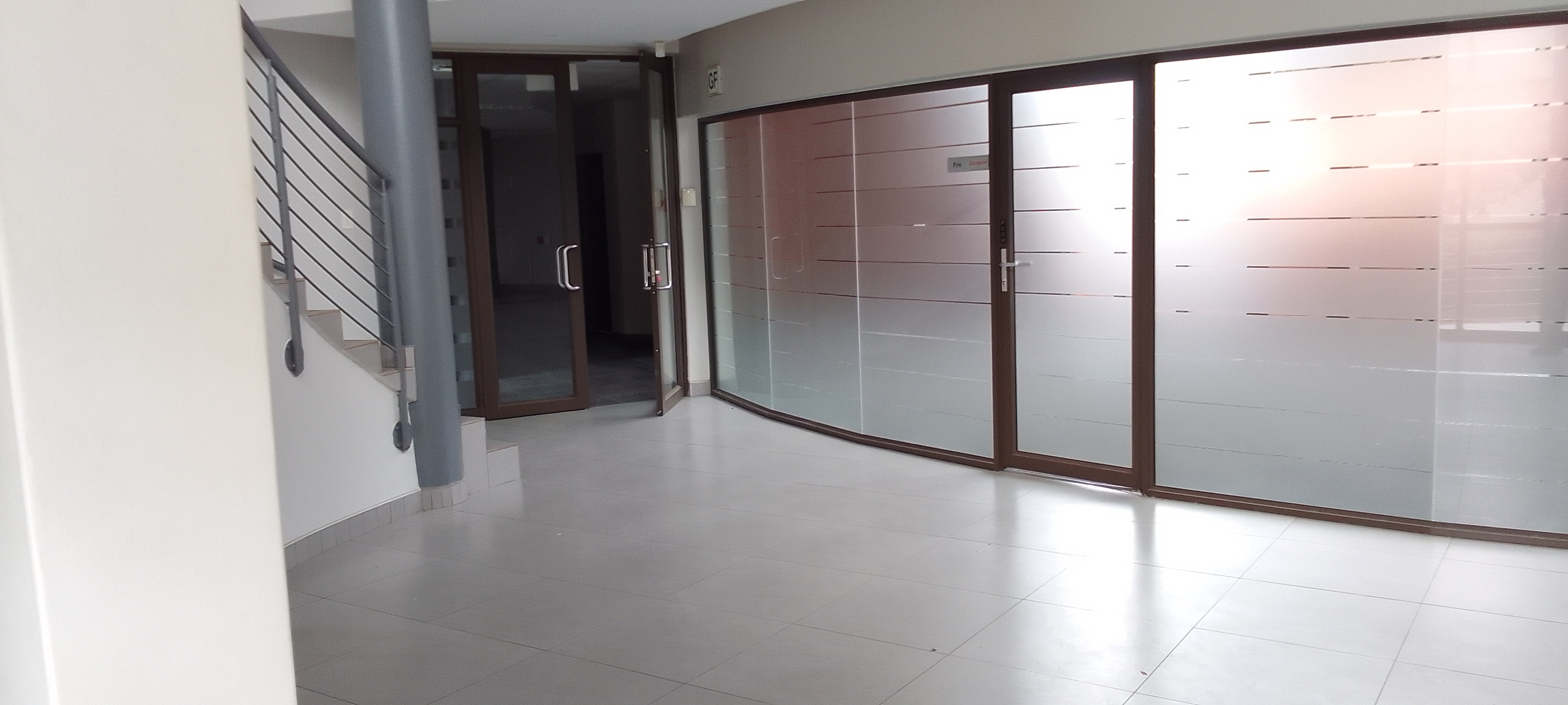 1 118m² Warehouse to rent at Howick Close Waterfall Park in Vorna Valley