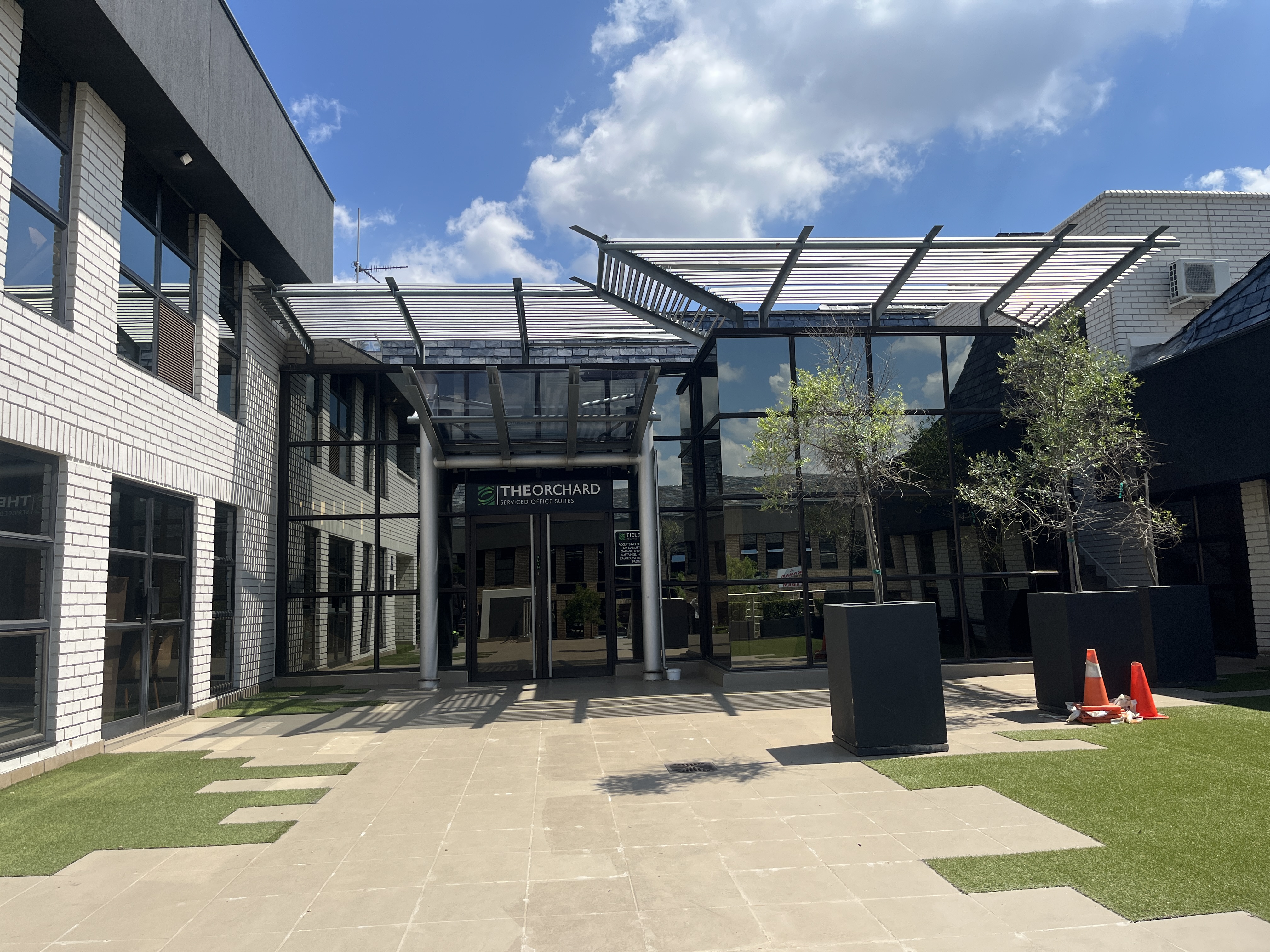 400m² Office Space to rent at Hurlingham Office Park in Hurlingham