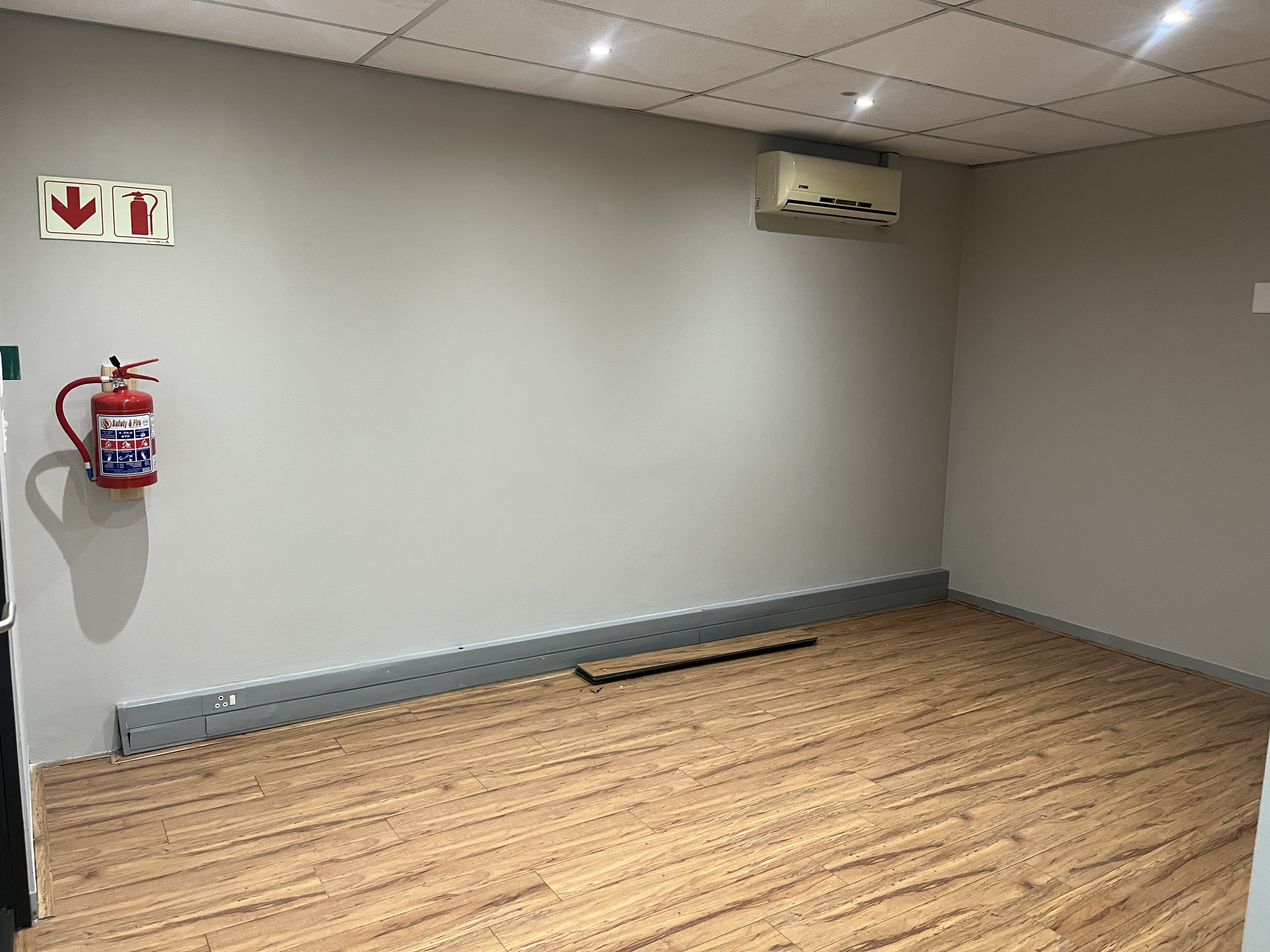 132m² Office Space to rent at Hurlingham Office Park in Hurlingham