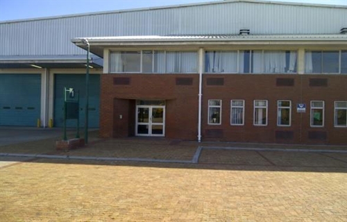 Warehouse to rent at Ikhwezi Industrial Park in Epping Industrial