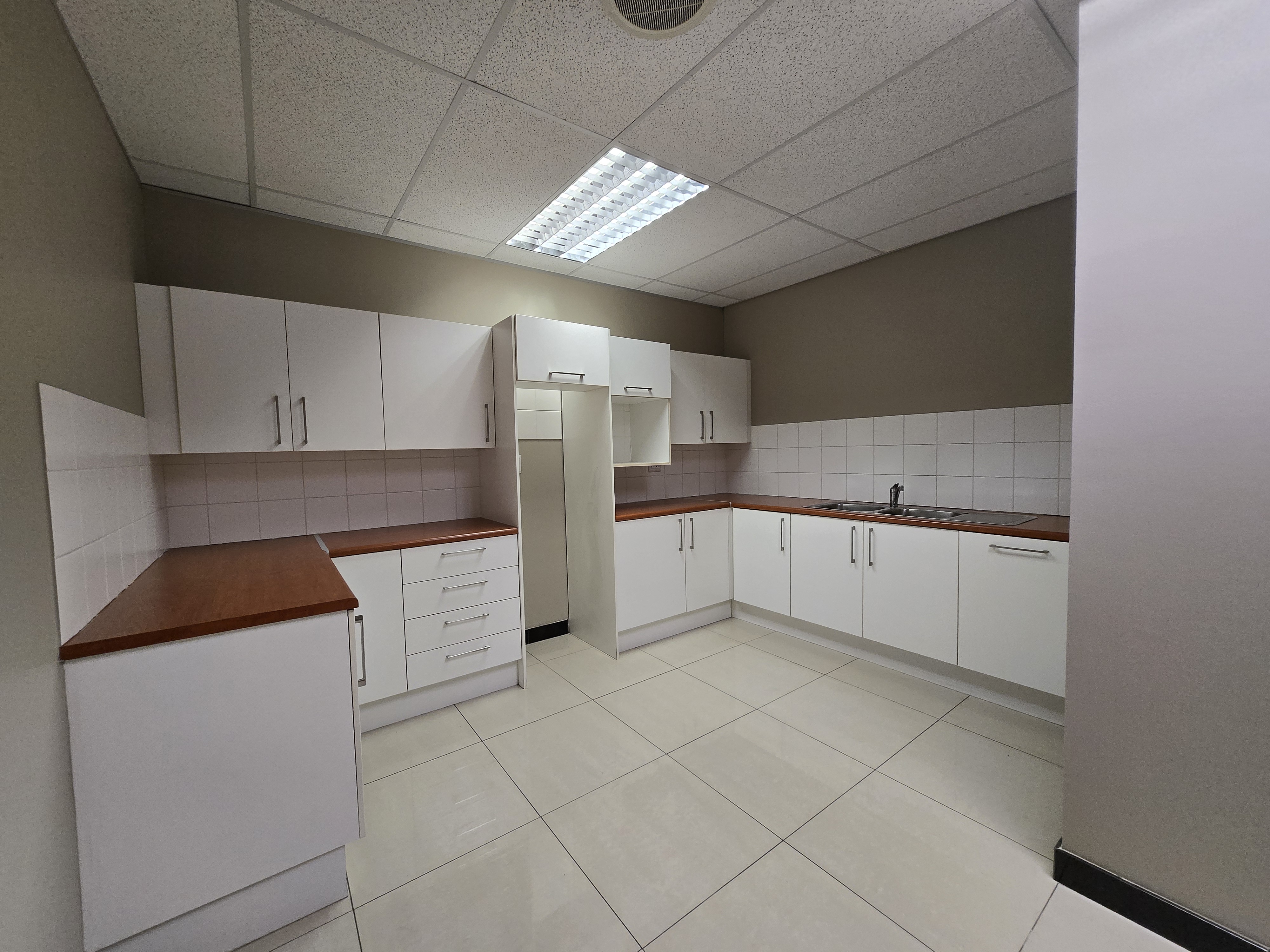 515m² Office Space to rent at Inanda Greens in Sandton Central