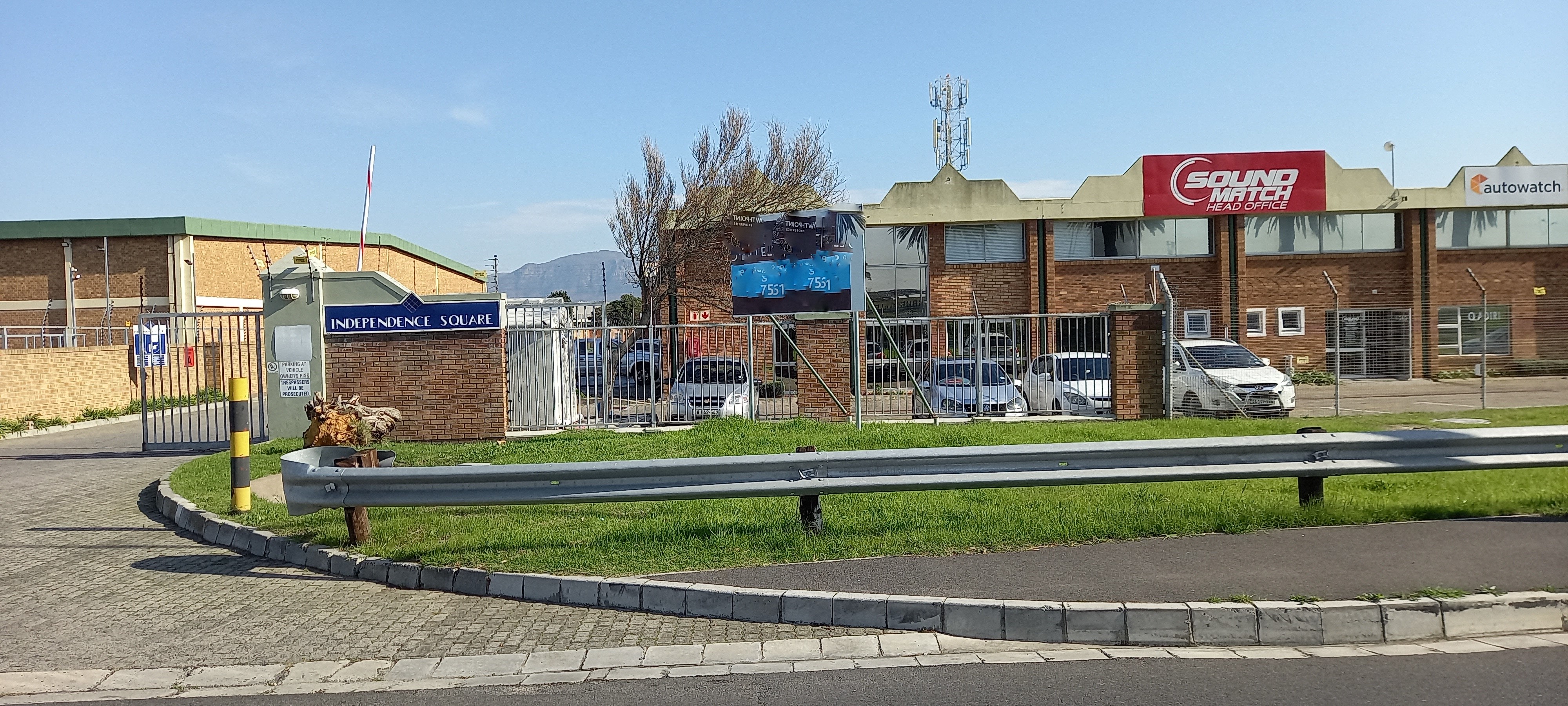 2 094m² Warehouse to rent at Independence Square in Ottery