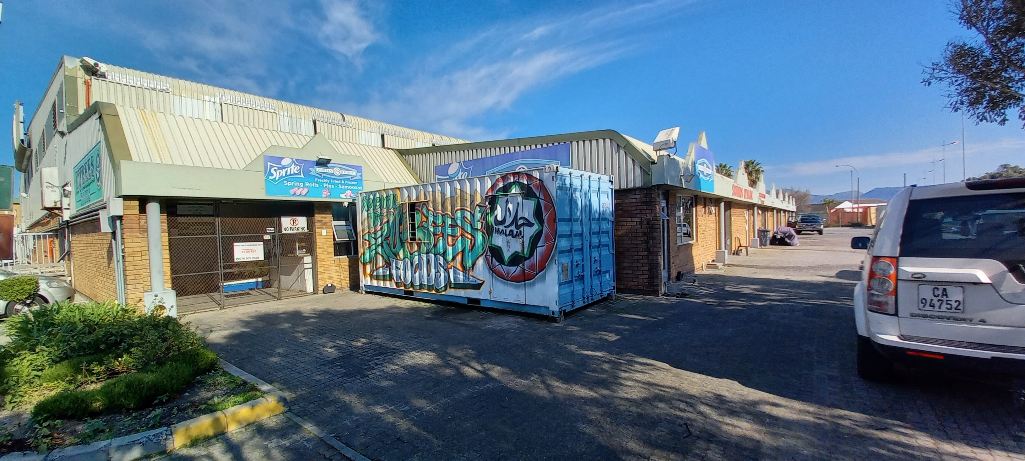 2 094m² Warehouse to rent at Independence Square in Ottery