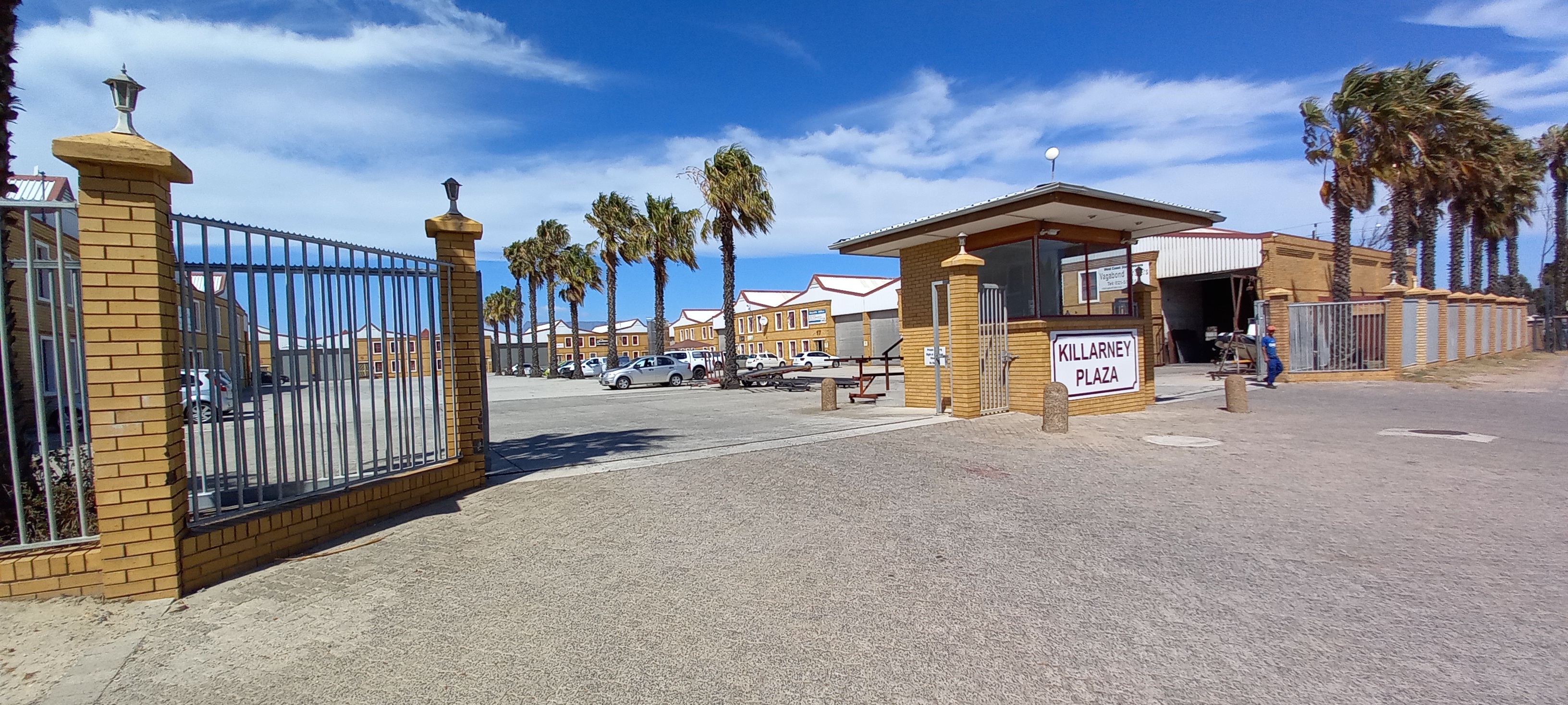 330m² Warehouse to rent at Killarney Plaza in Killarney Gardens