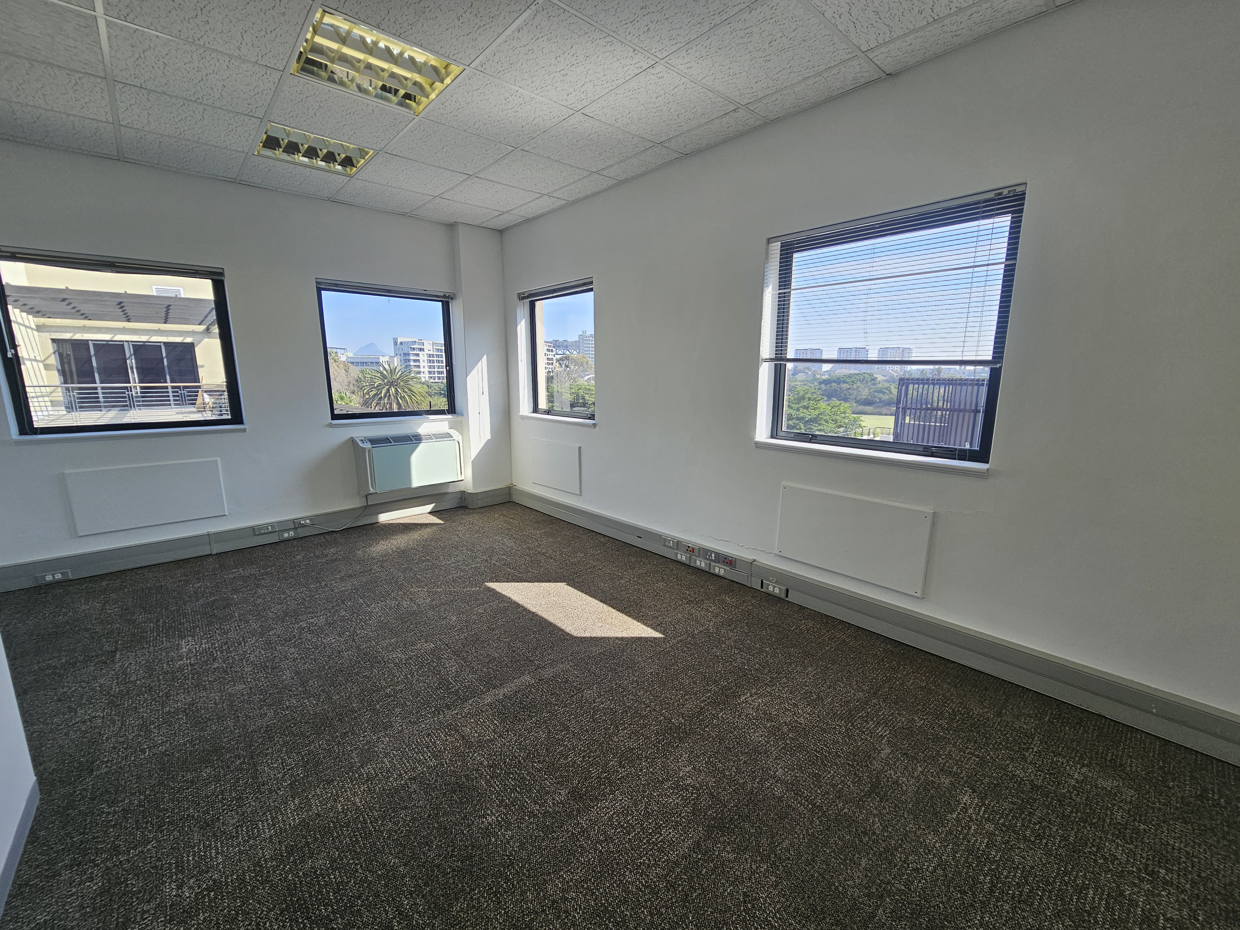 222m² Office Space to rent at Knowledge Park 3 in Century City