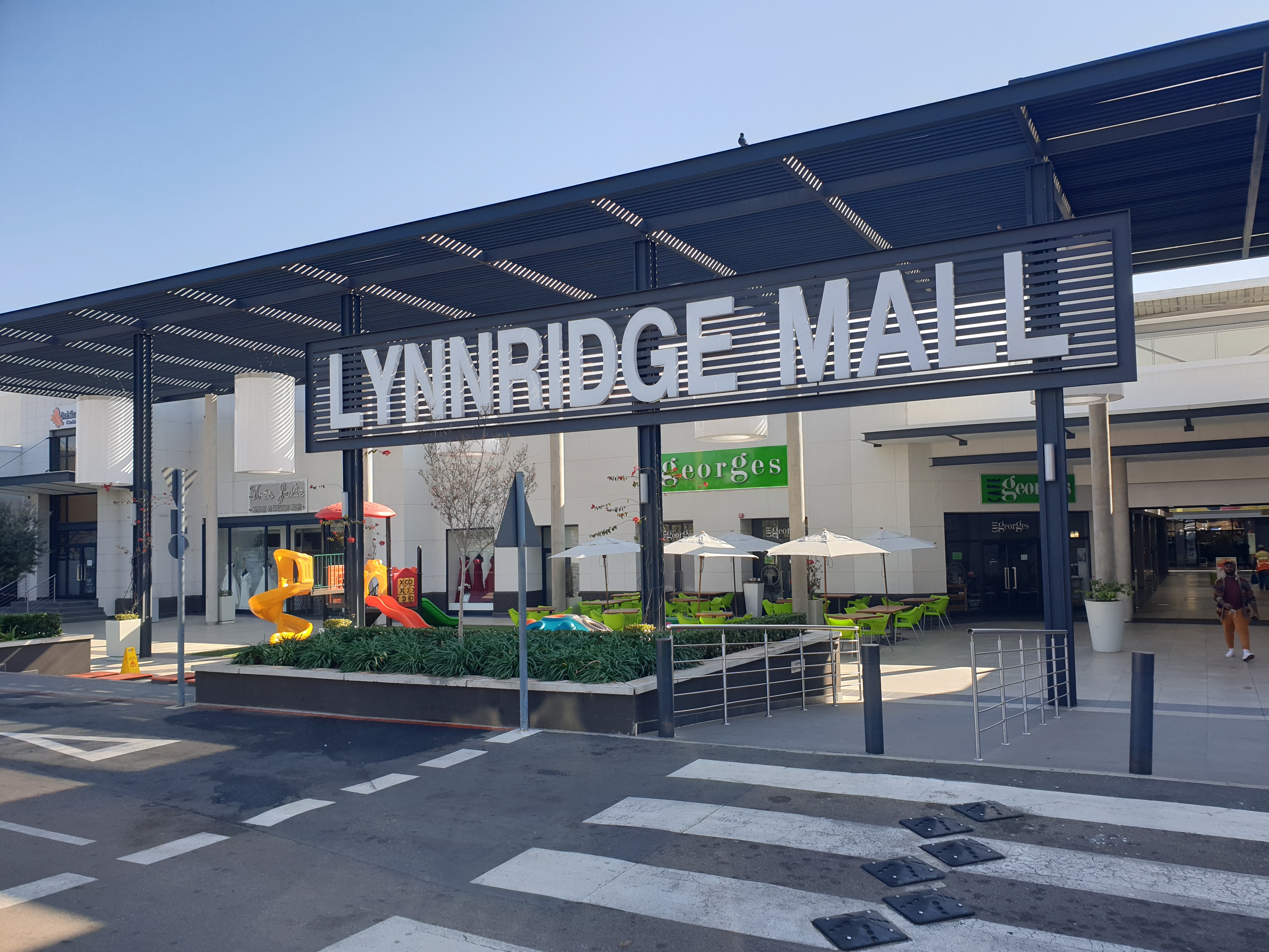 Retail Shops to rent at Lynnridge Mall in Lynnwood