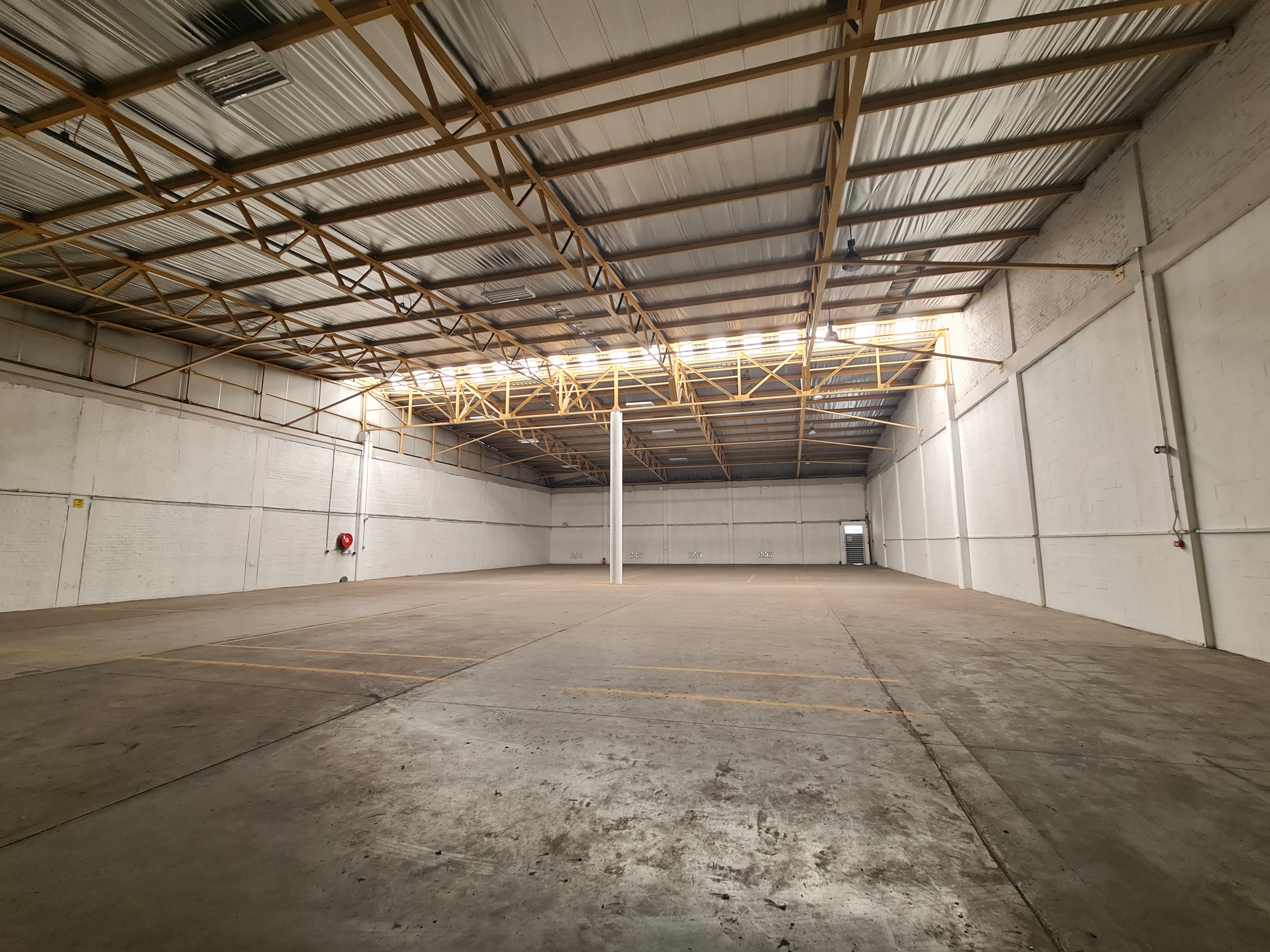 Warehouse to rent at Montague Gardens Industrial Park in Montague Gardens