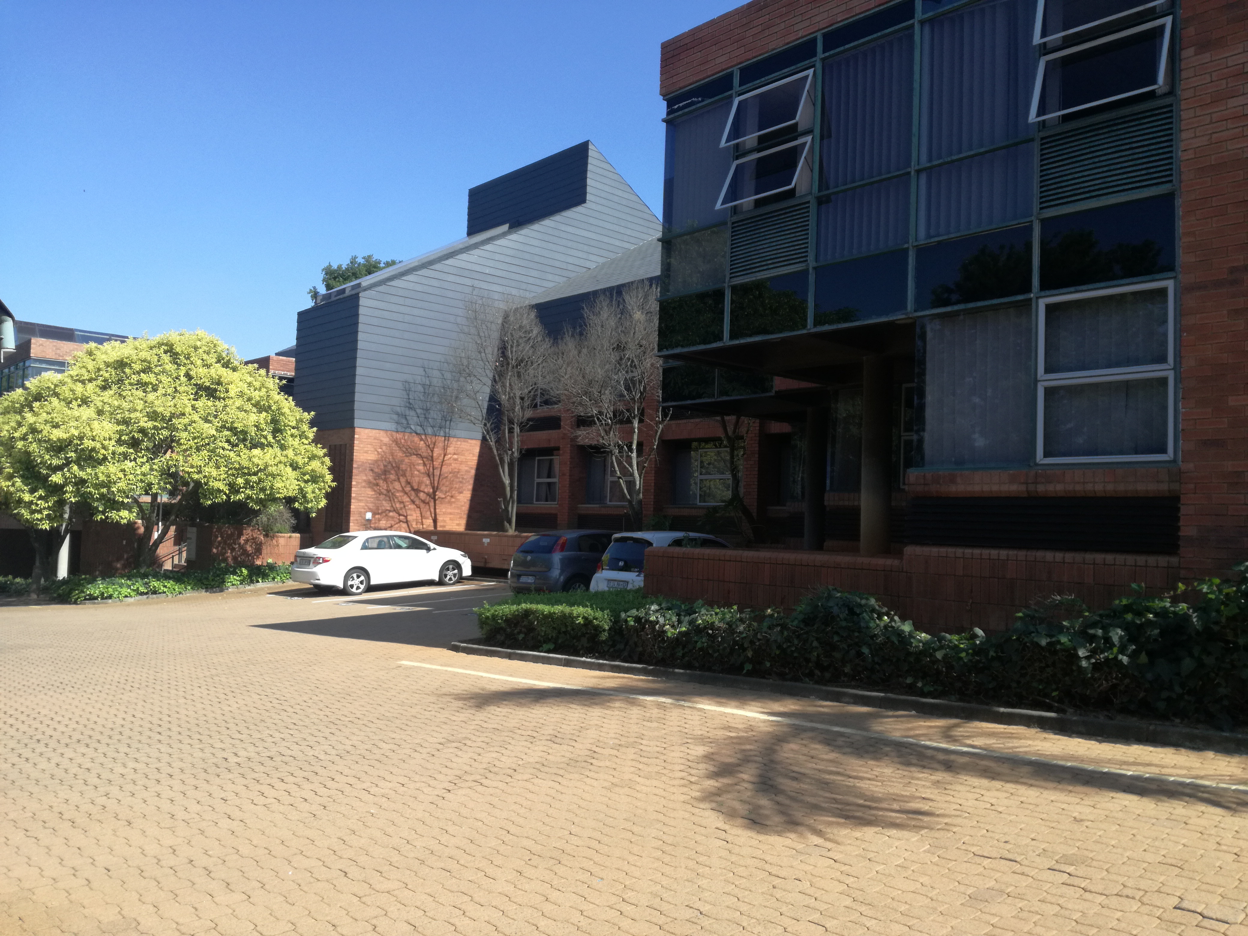 665m² Office Space to rent at Oakfields in Ferndale