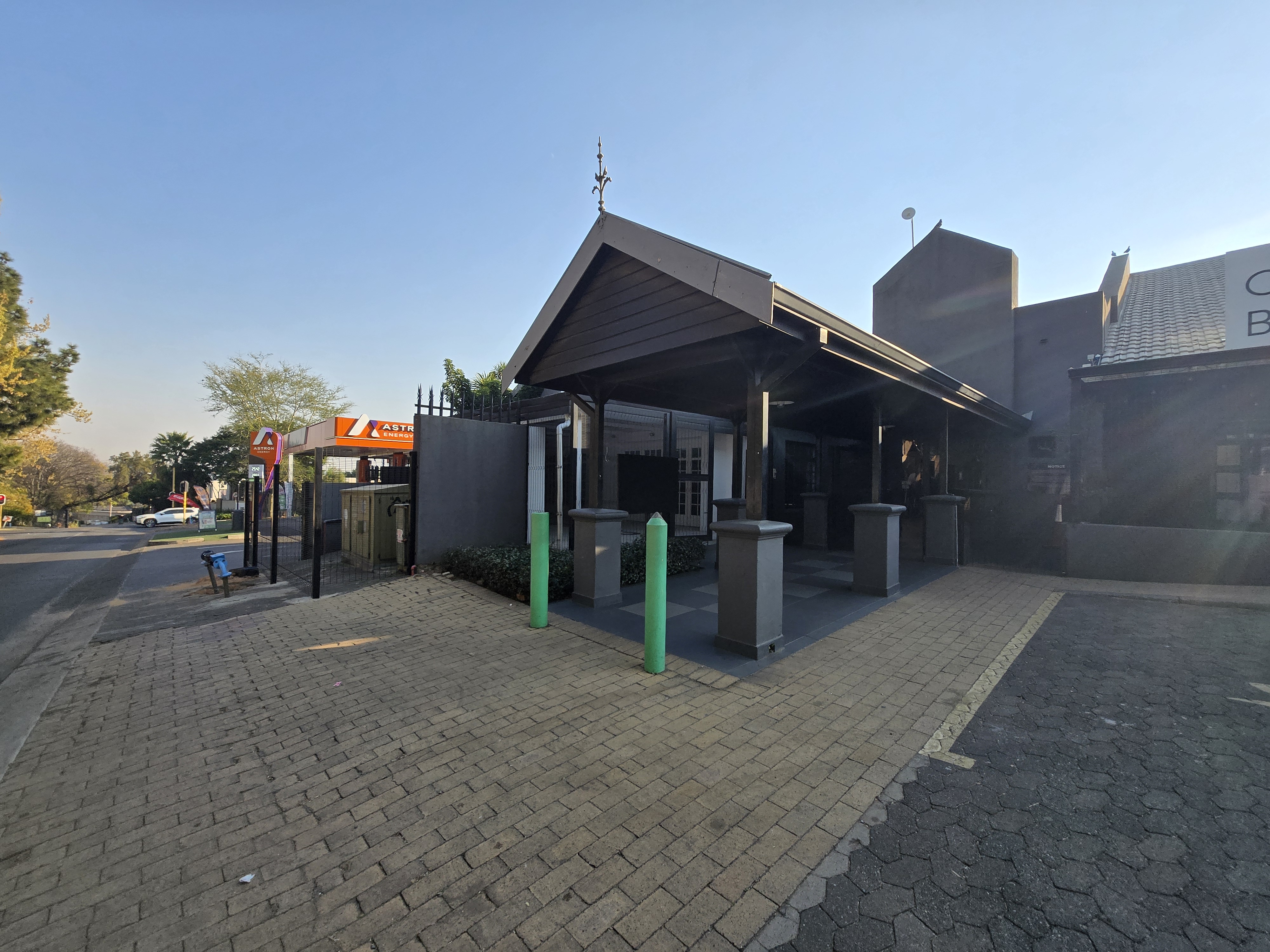 242m² Retail Shops to rent at Parkmore Square in Parkmore