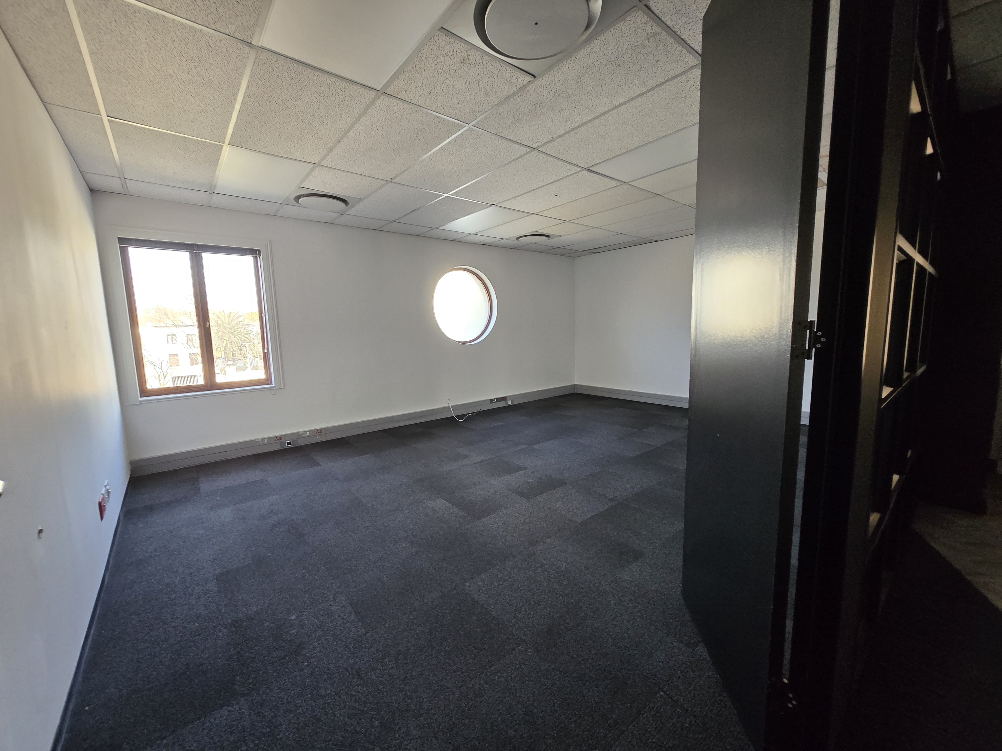 1 627m² Office Space to rent at Pinmill Farm in Sandown JHB