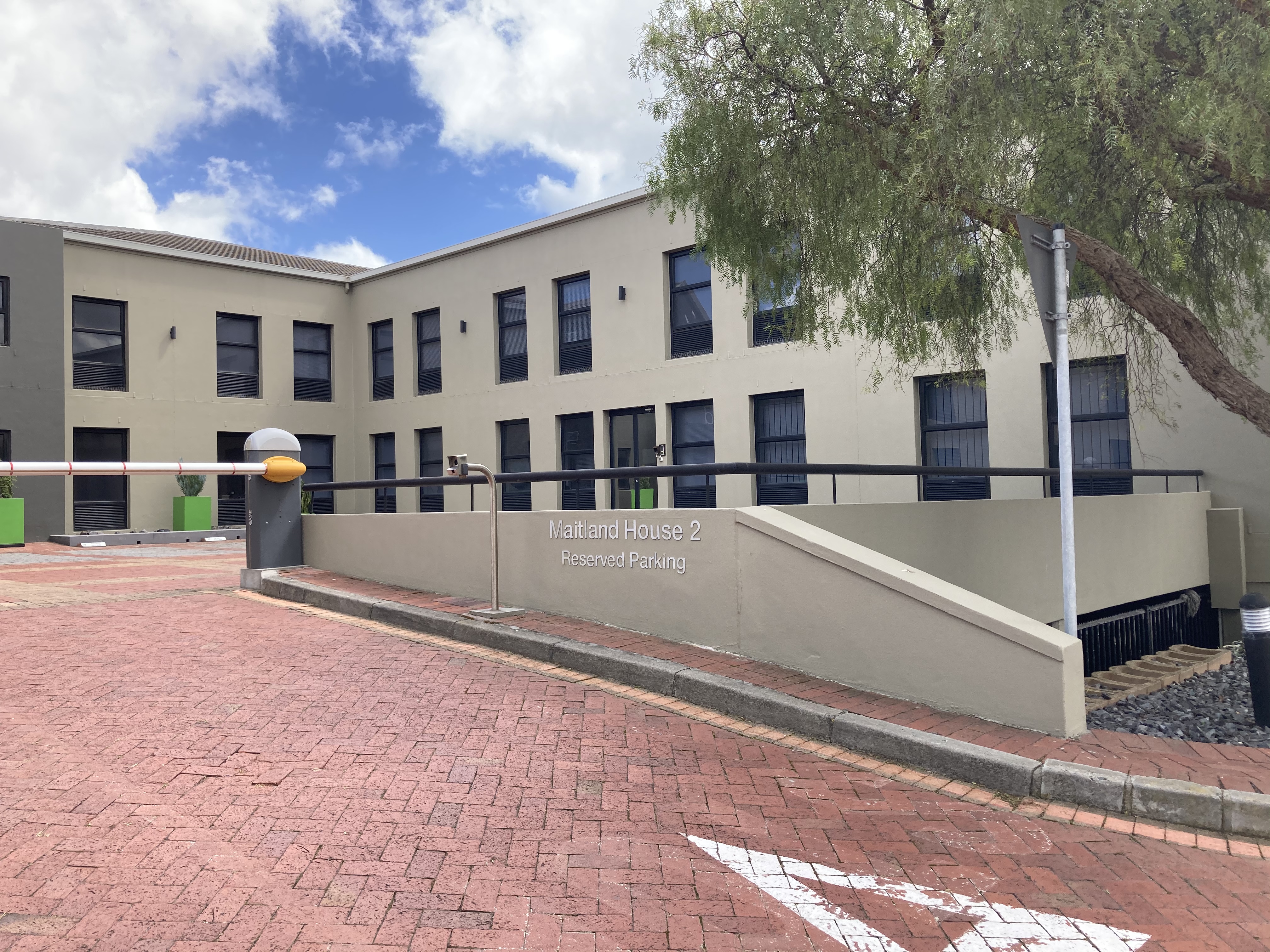 355m² Office Space to rent at River Park in Mowbray