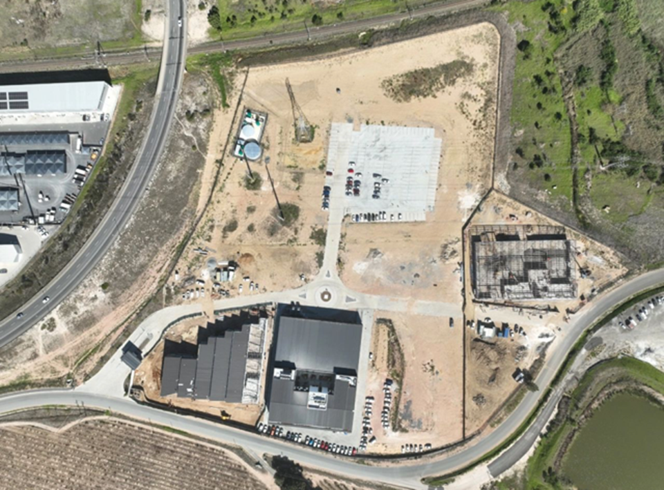 Warehouse to rent at Riverside Business Park in Somerset West
