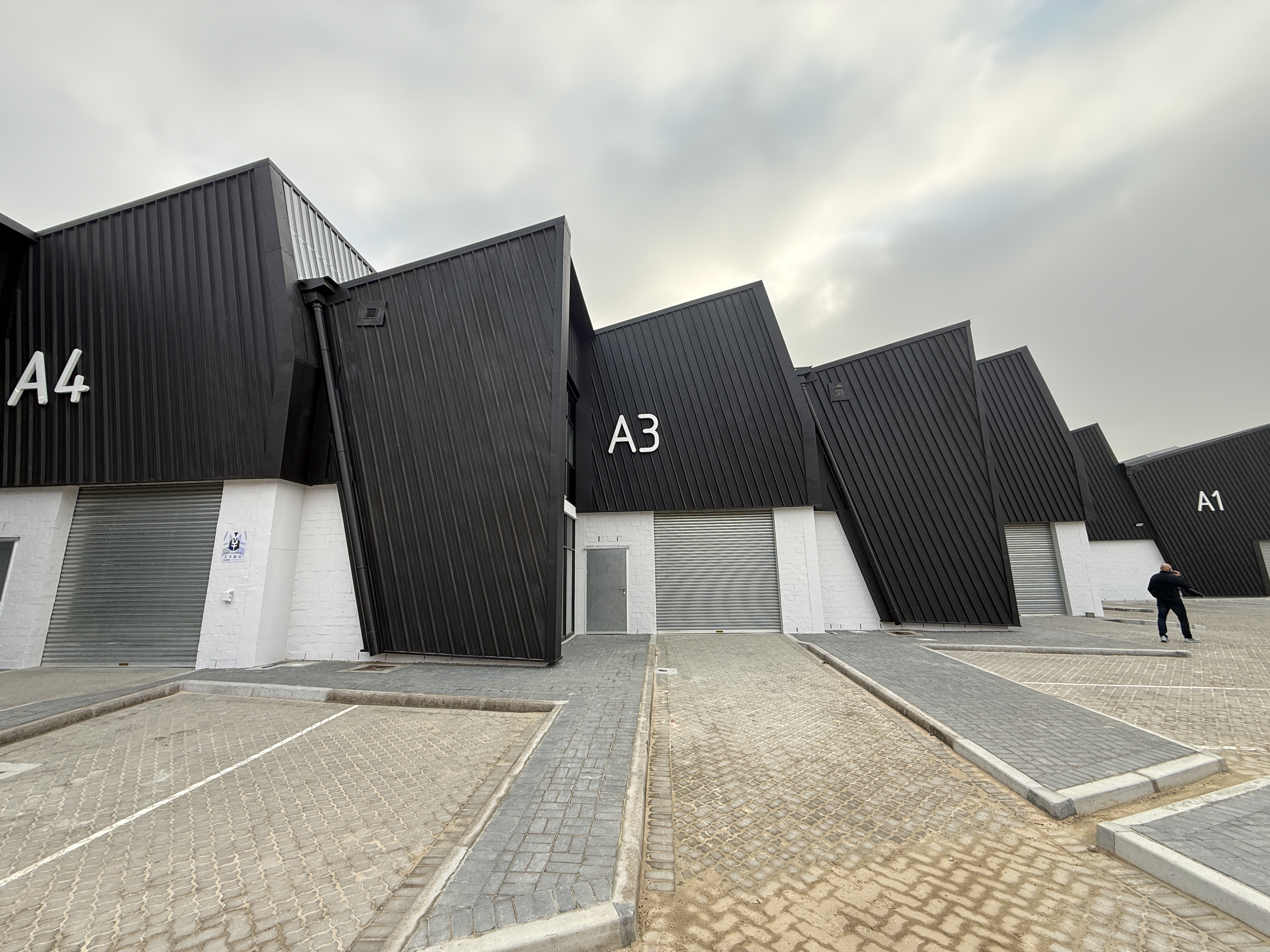 220m² Warehouse to rent at Riverside Business Park in Firgrove