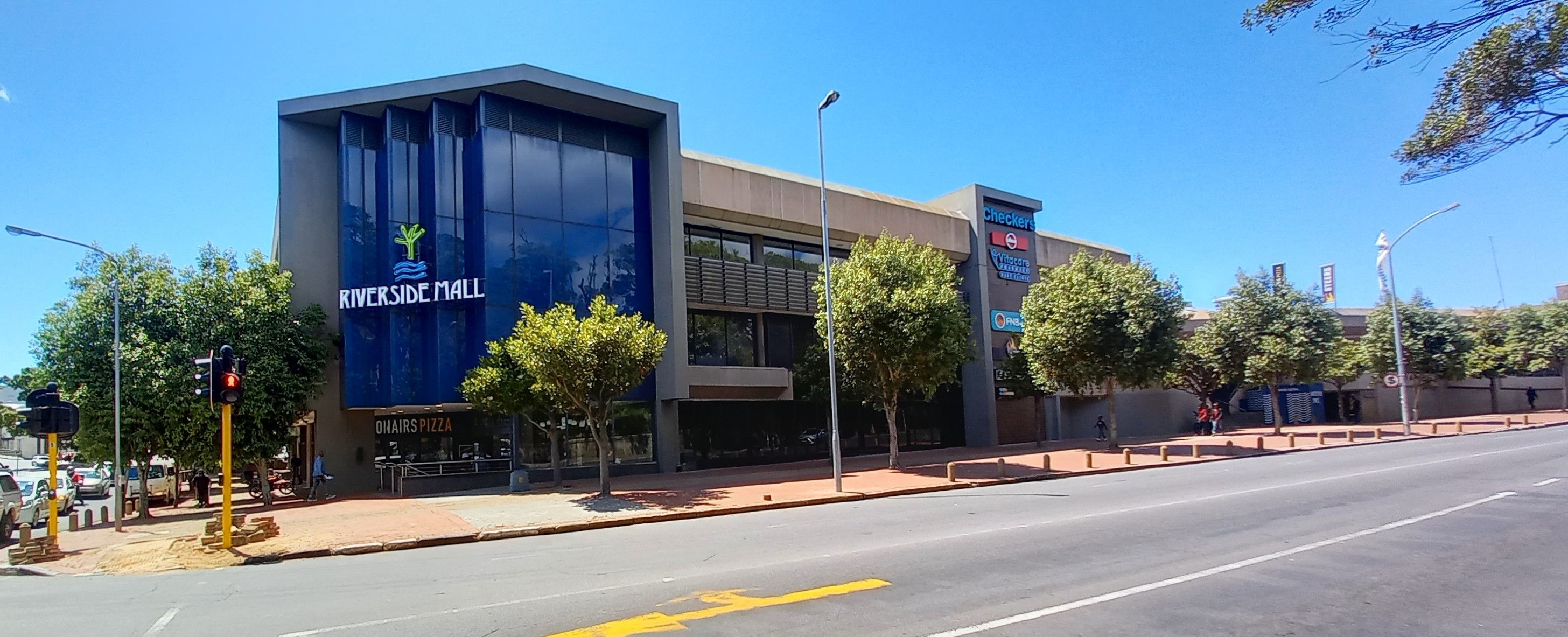 391m² Retail Shops to rent at Riverside Mall in Rondebosch