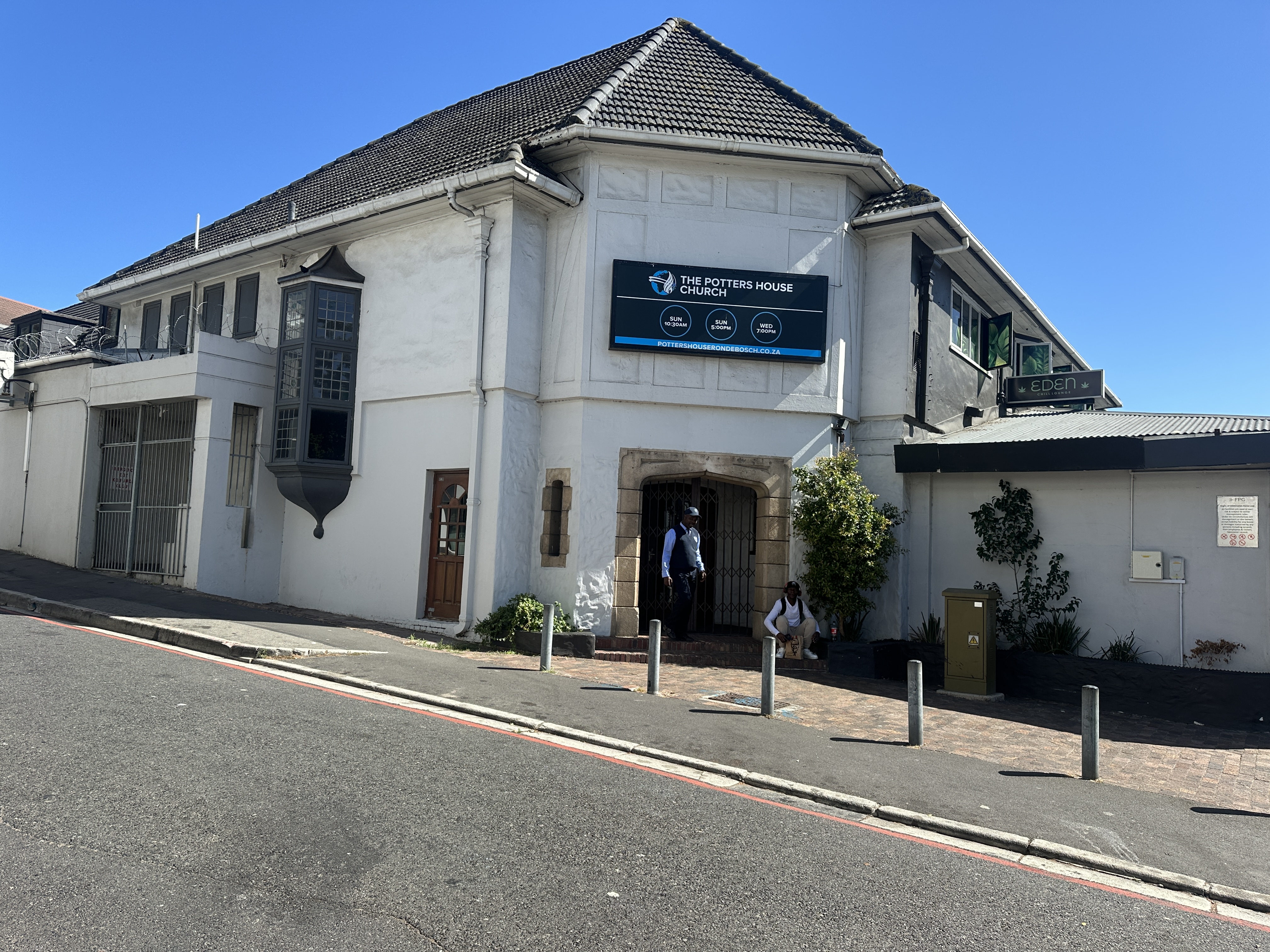 205m² Retail Shops to rent at Ronsyn Building in Rondebosch