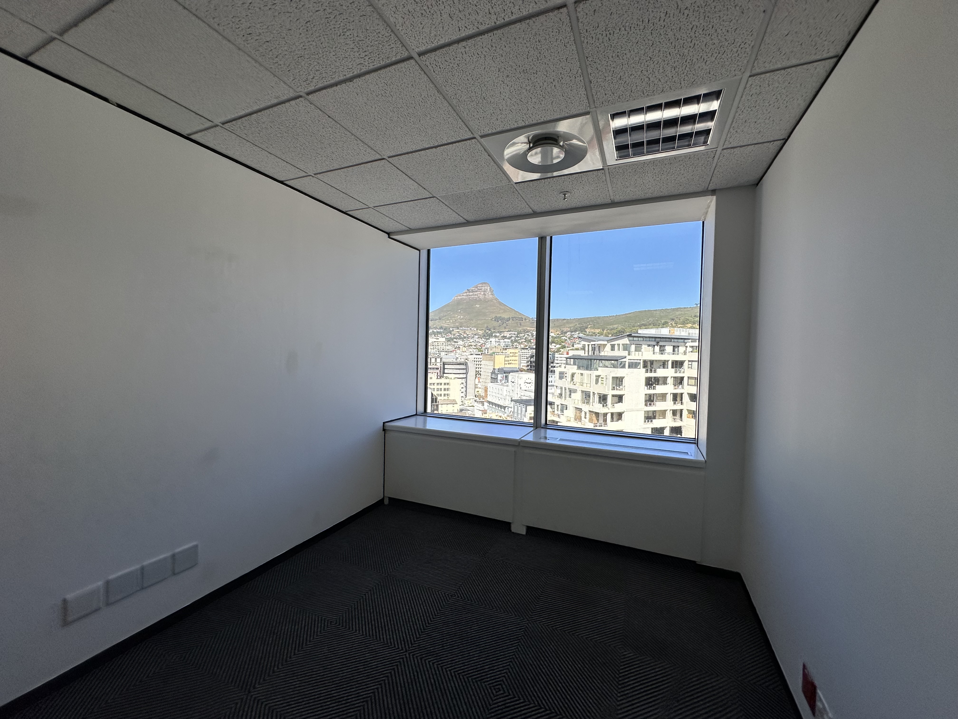 221m² Office Space to rent at SA Reserve Bank Building in Cape Town CBD