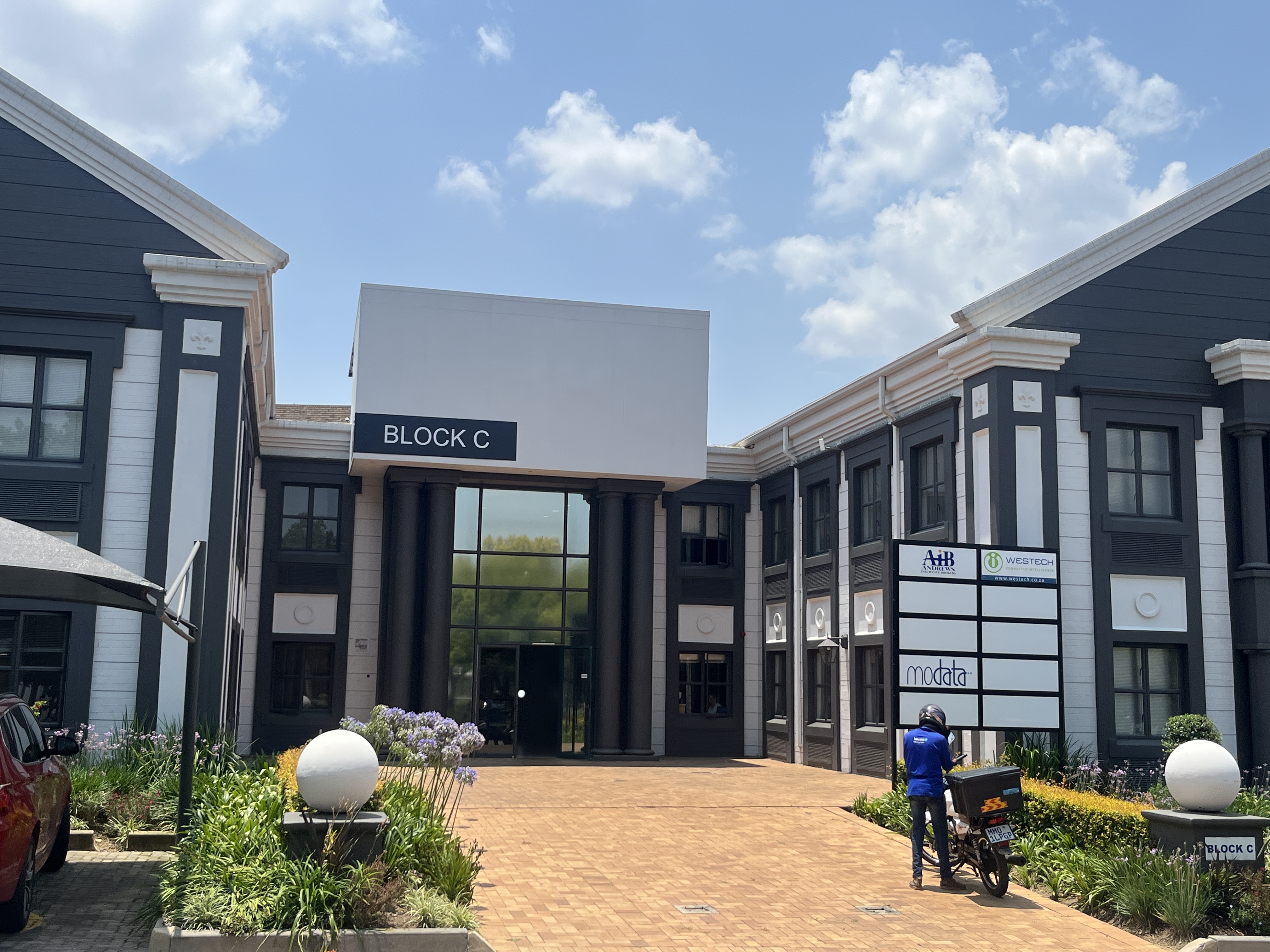 Office Space to rent at Sunninghill Place in Sunninghill