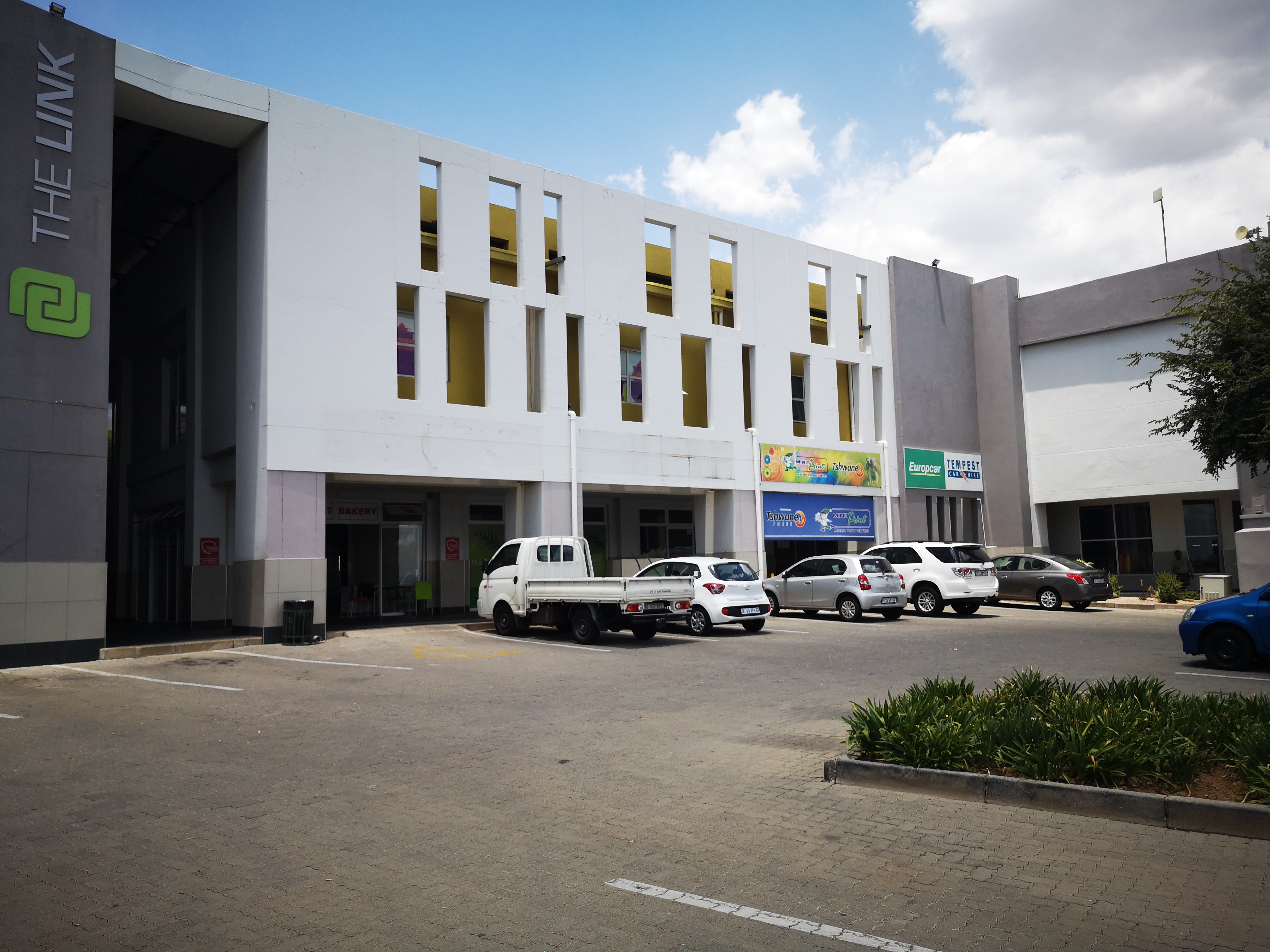 Retail Shops to rent at The Link in Halfway House