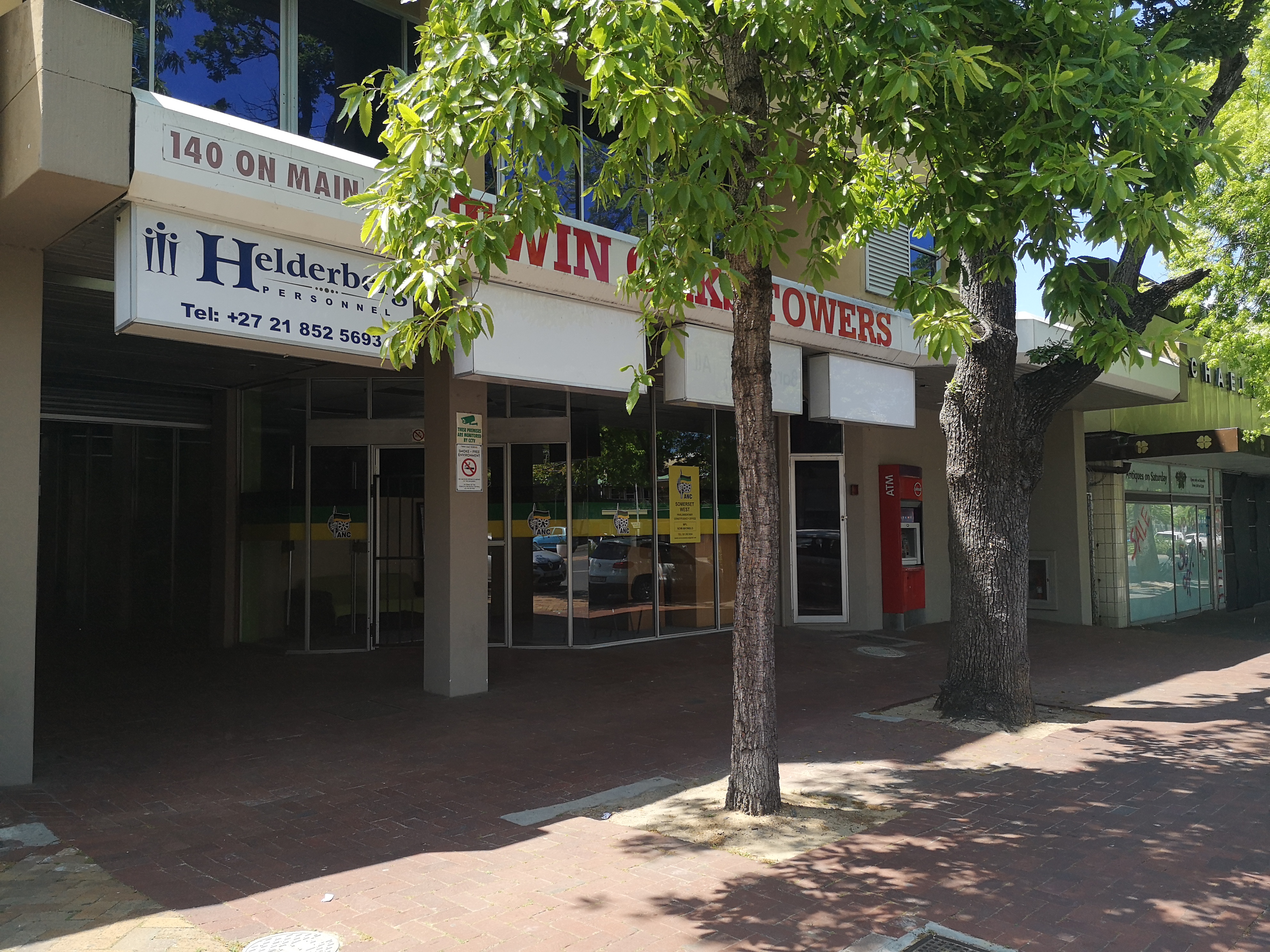 175m² Office Space to rent at Twin Oak Towers in Somerset West