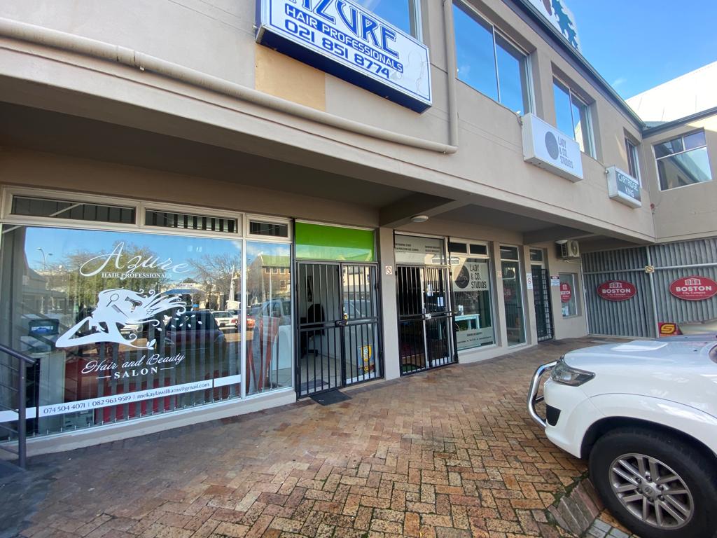 81m² Office Space to rent at Twin Oak Centre in Somerset West