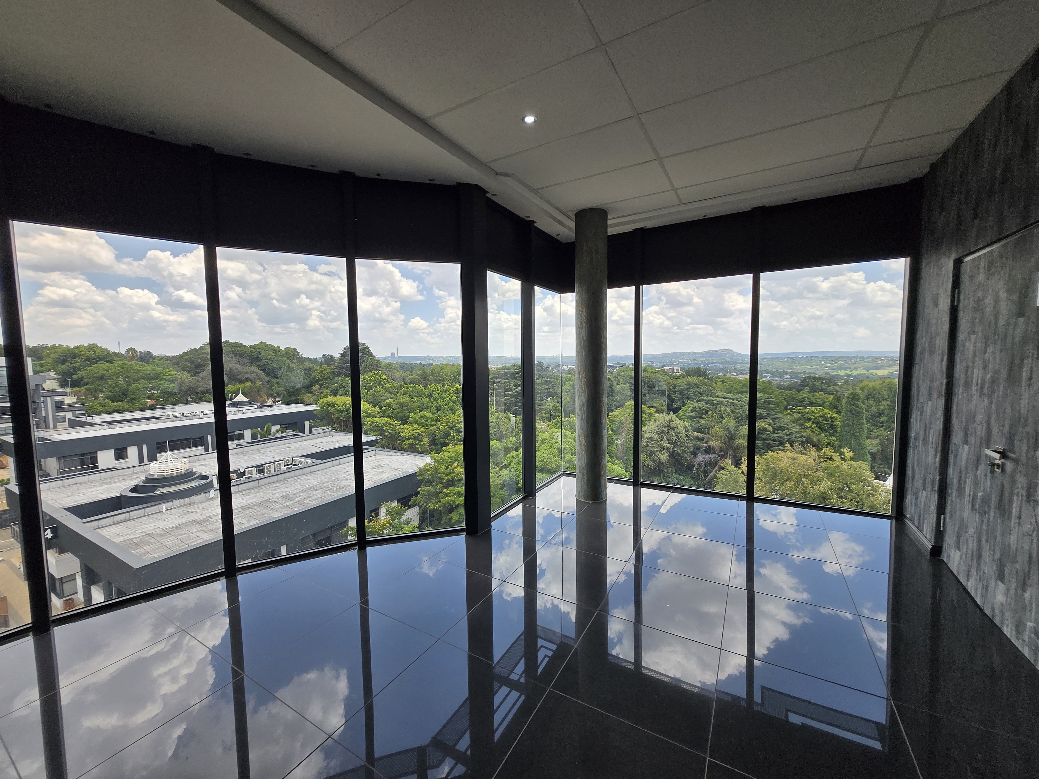 501m² Office Space to rent at Vdara in Sandhurst