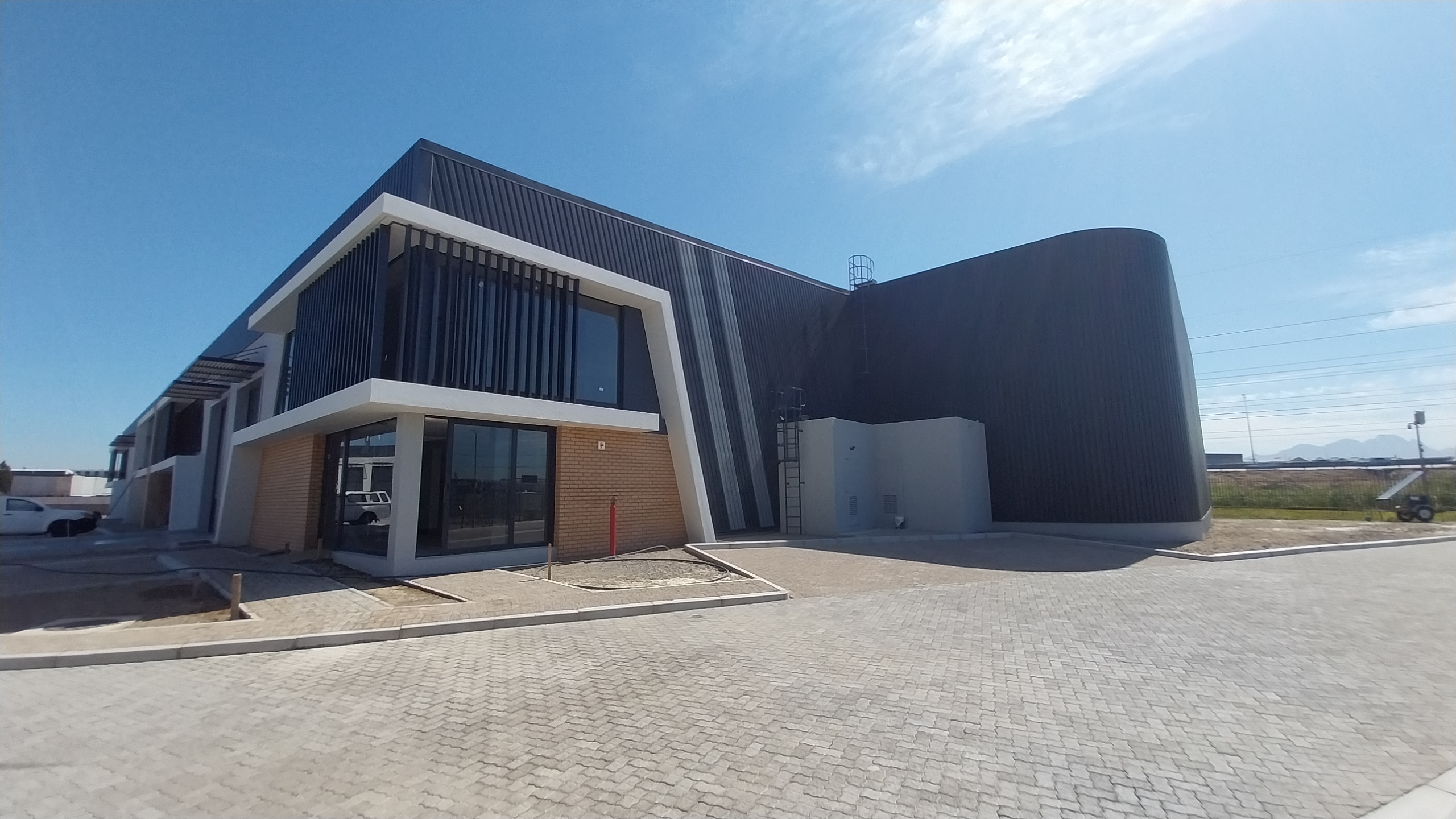 Warehouse to rent at Winelands Close Business Park 2 in Stikland