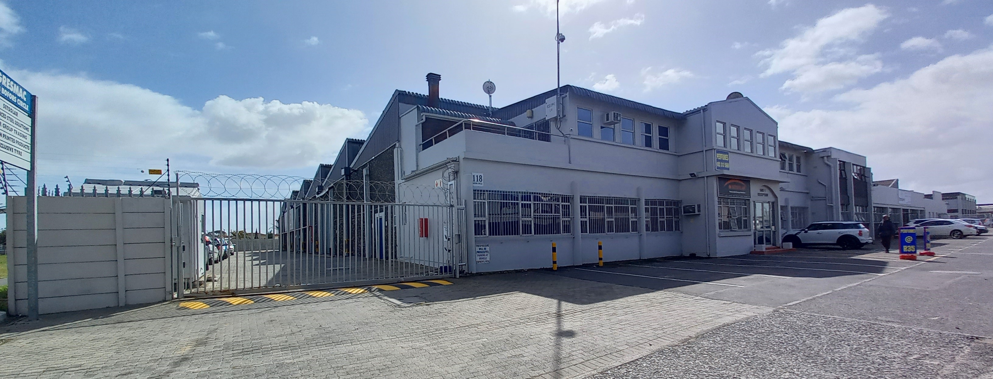 Warehouse to rent at 118 Bofors Circle - Gresmac in Epping Industrial