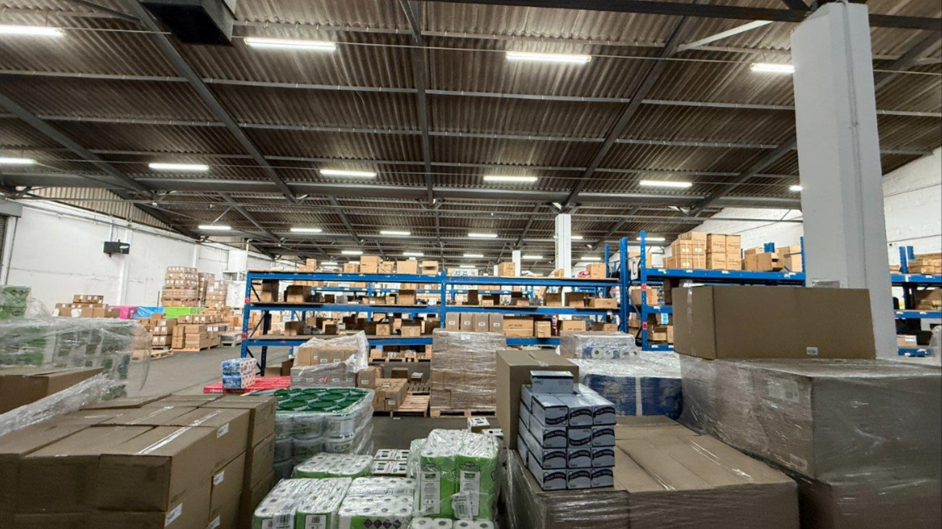1 810m² Warehouse to rent at 118 Bofors Circle - Gresmac in Epping Industrial