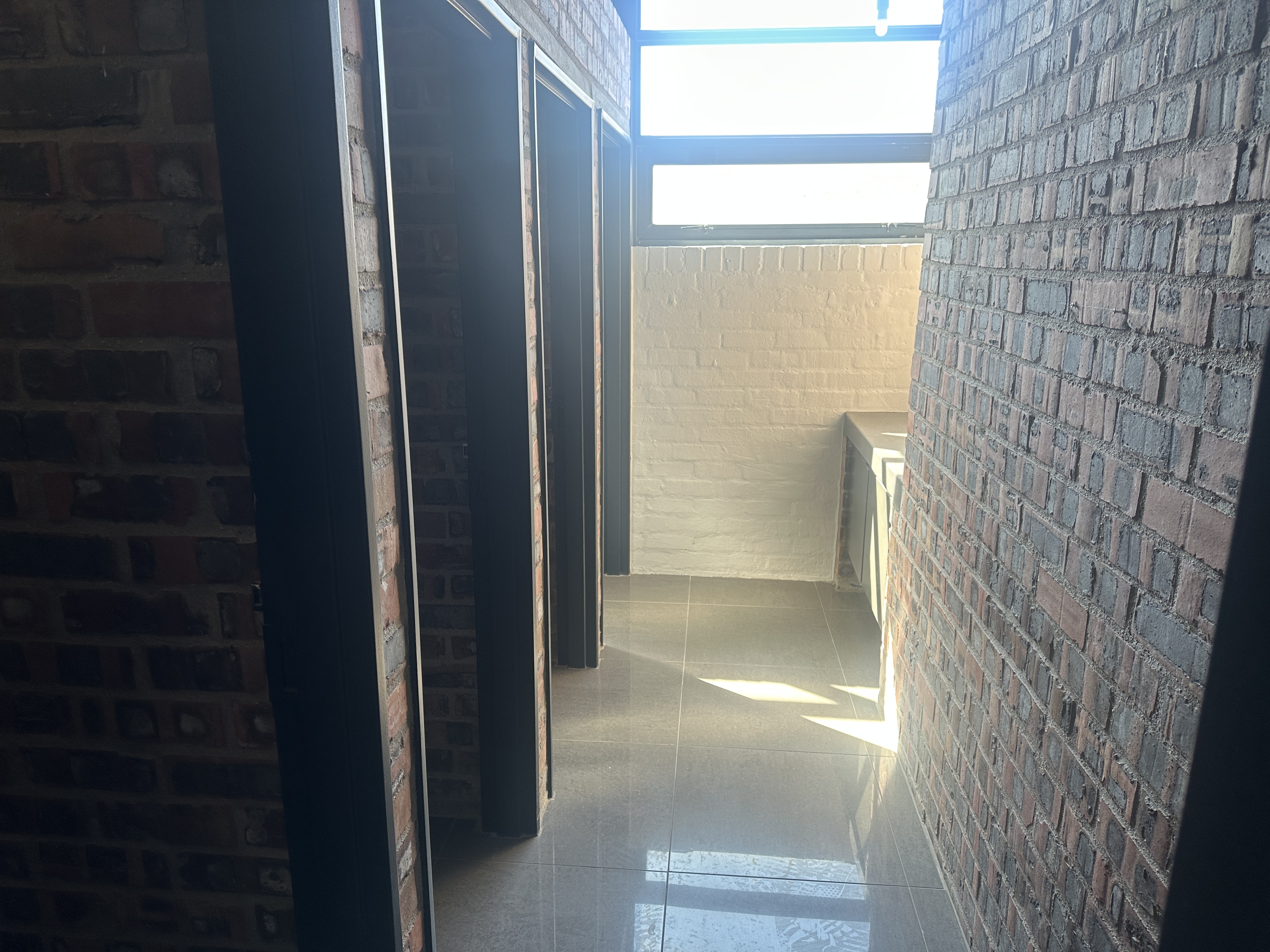 696m² Office Space to rent at 127 Cecil Road in Salt River