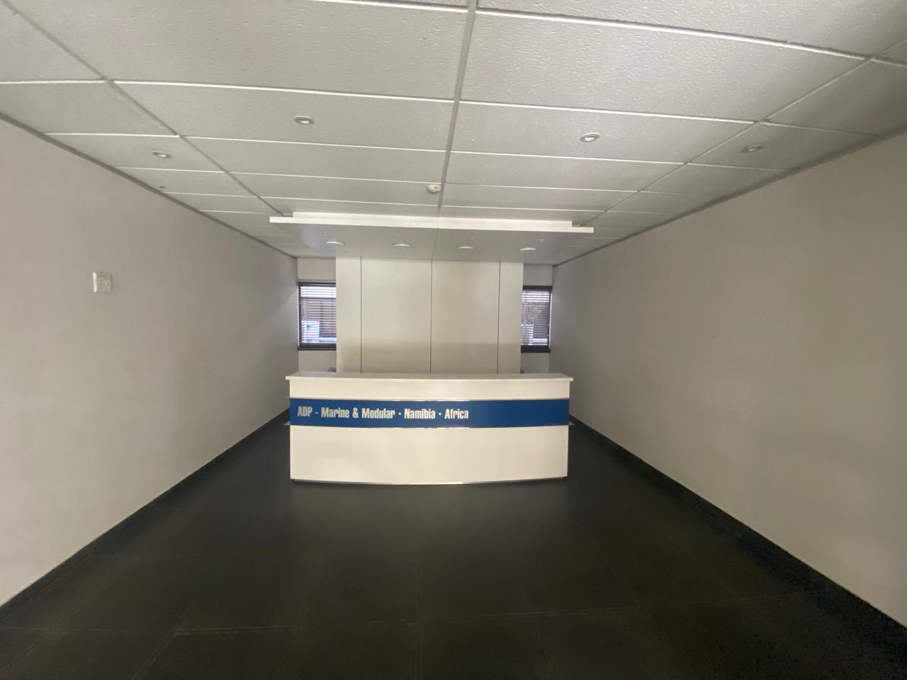 924m² Office Space to rent at Golf Park in Mowbray