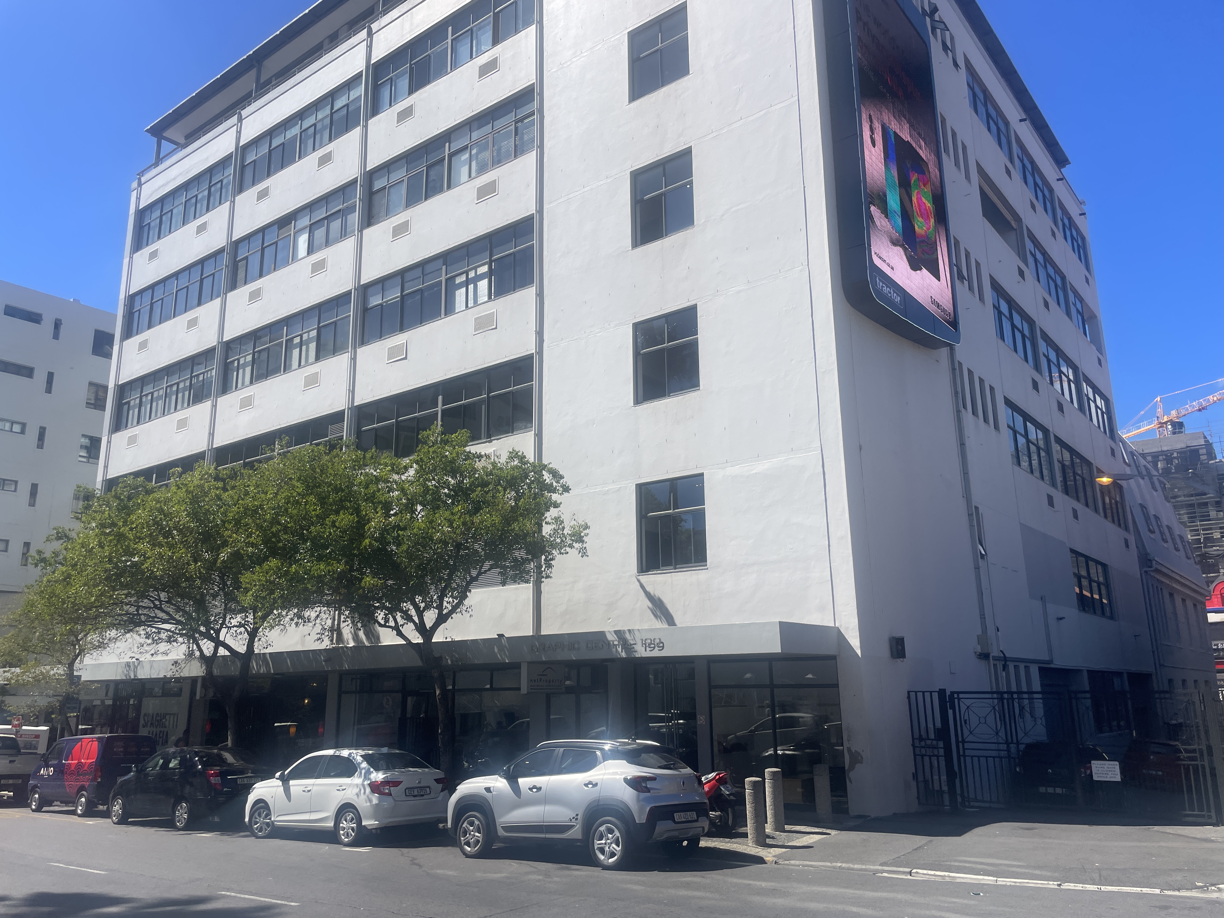 347m² Office Space to rent at 199 Loop Street - Graphic Centre in Cape Town CBD