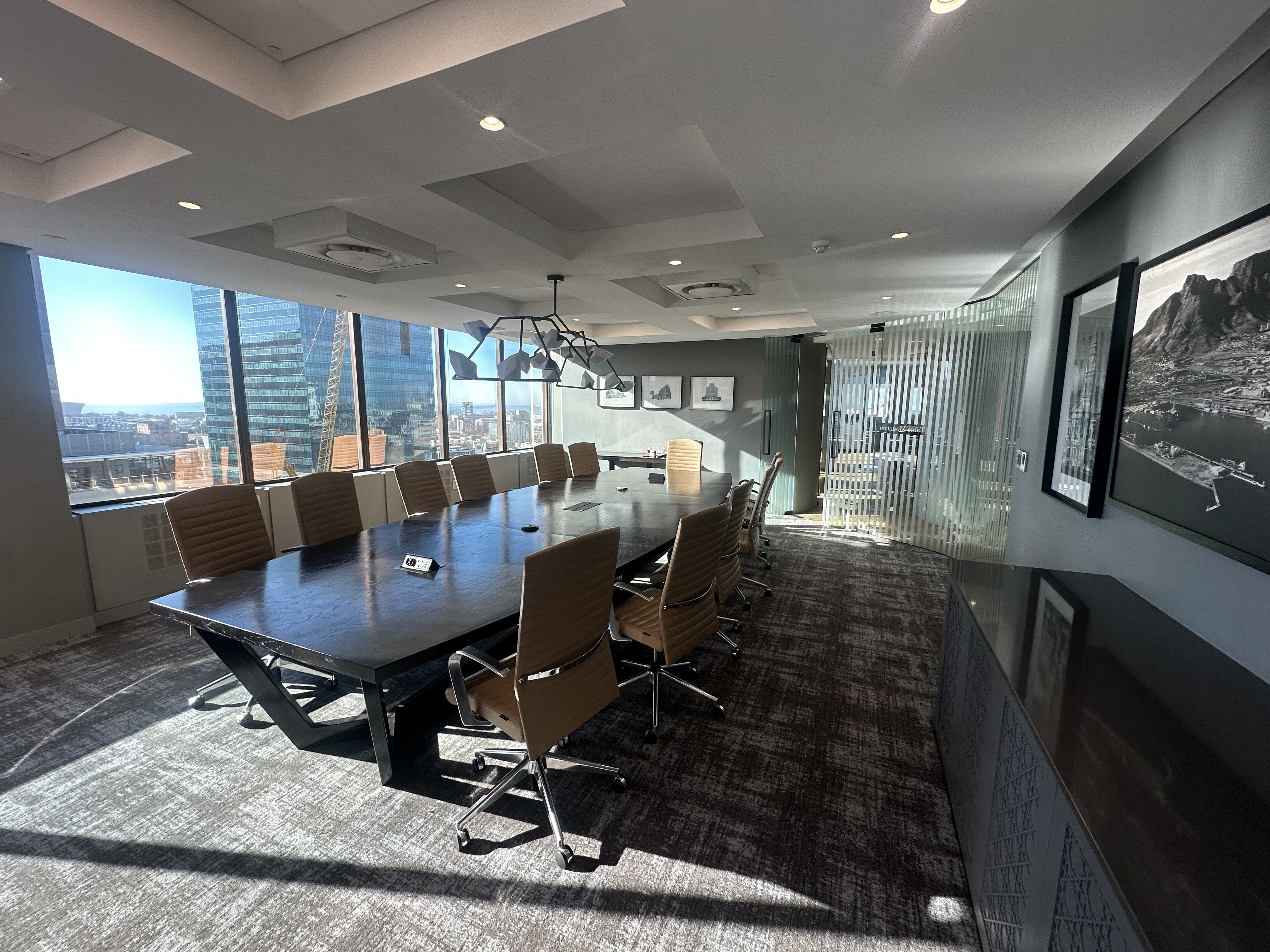 799m² Office Space to rent at 2 Long Street in Cape Town CBD