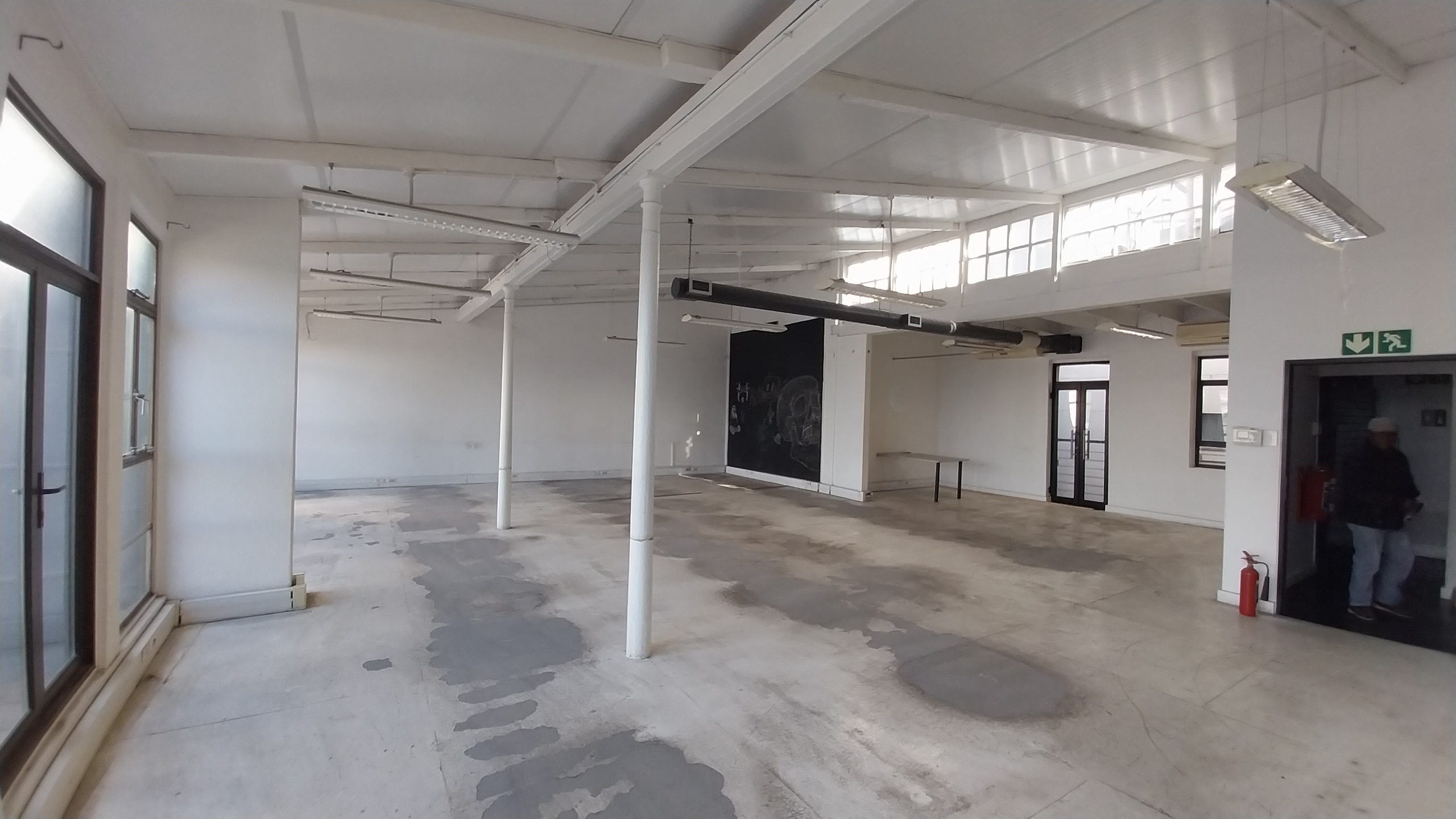 195m² Office Space to rent at 32 St Georges Mall in Cape Town CBD