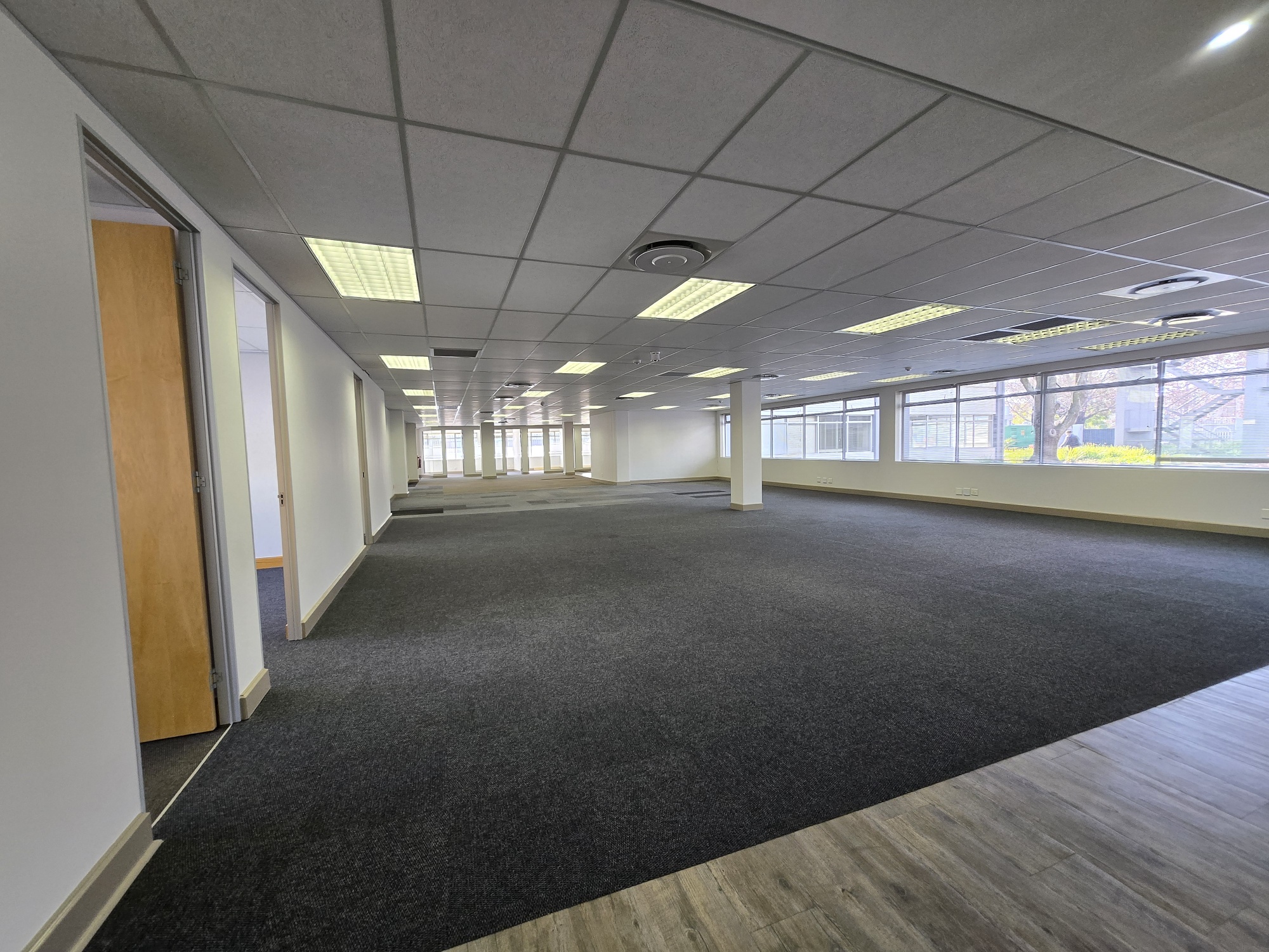 938m² Office Space to rent at 33 Fricker Road in Illovo