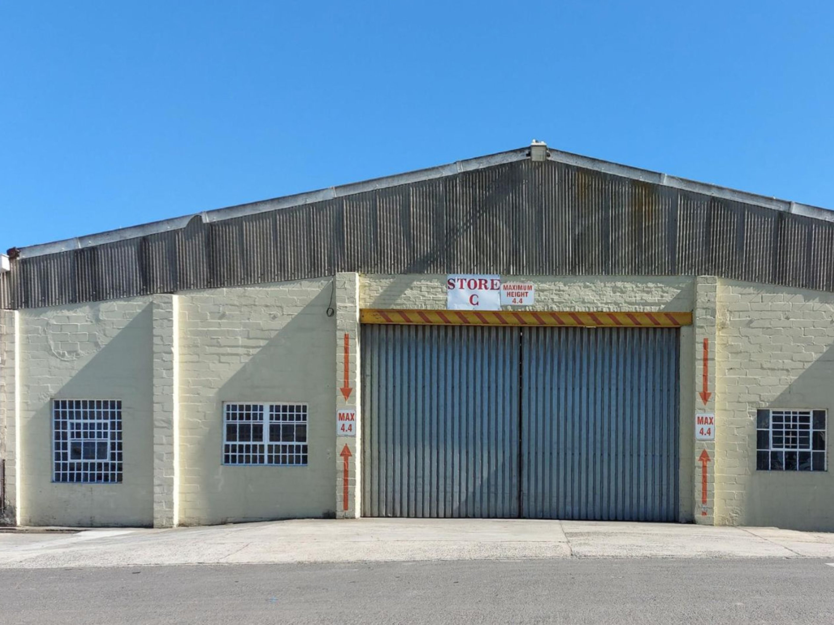 1 240m² Warehouse to rent at 33 Industria Ring Road - Parow Industria in Parow Industria